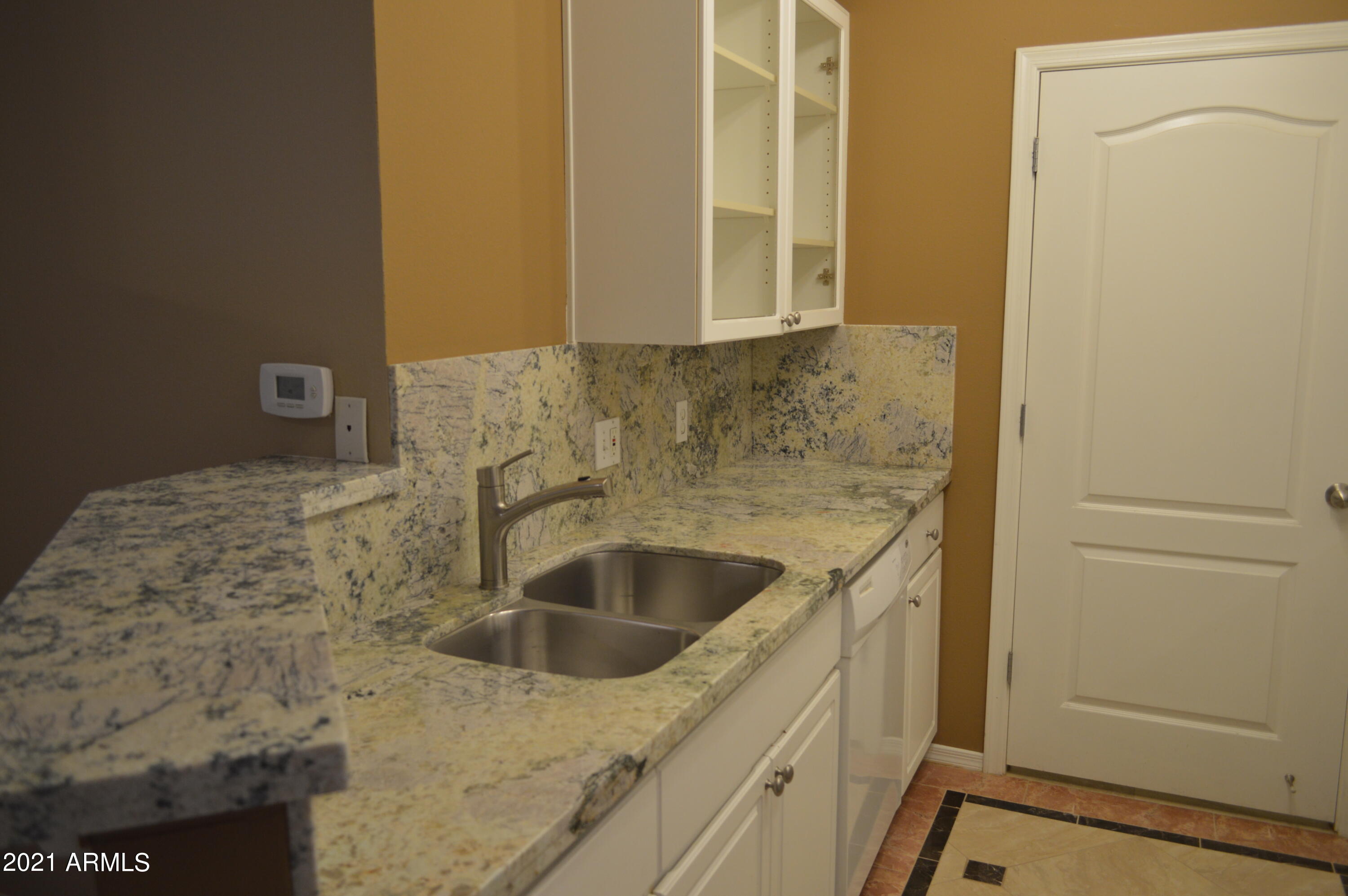 1701 E COLTER Street 473