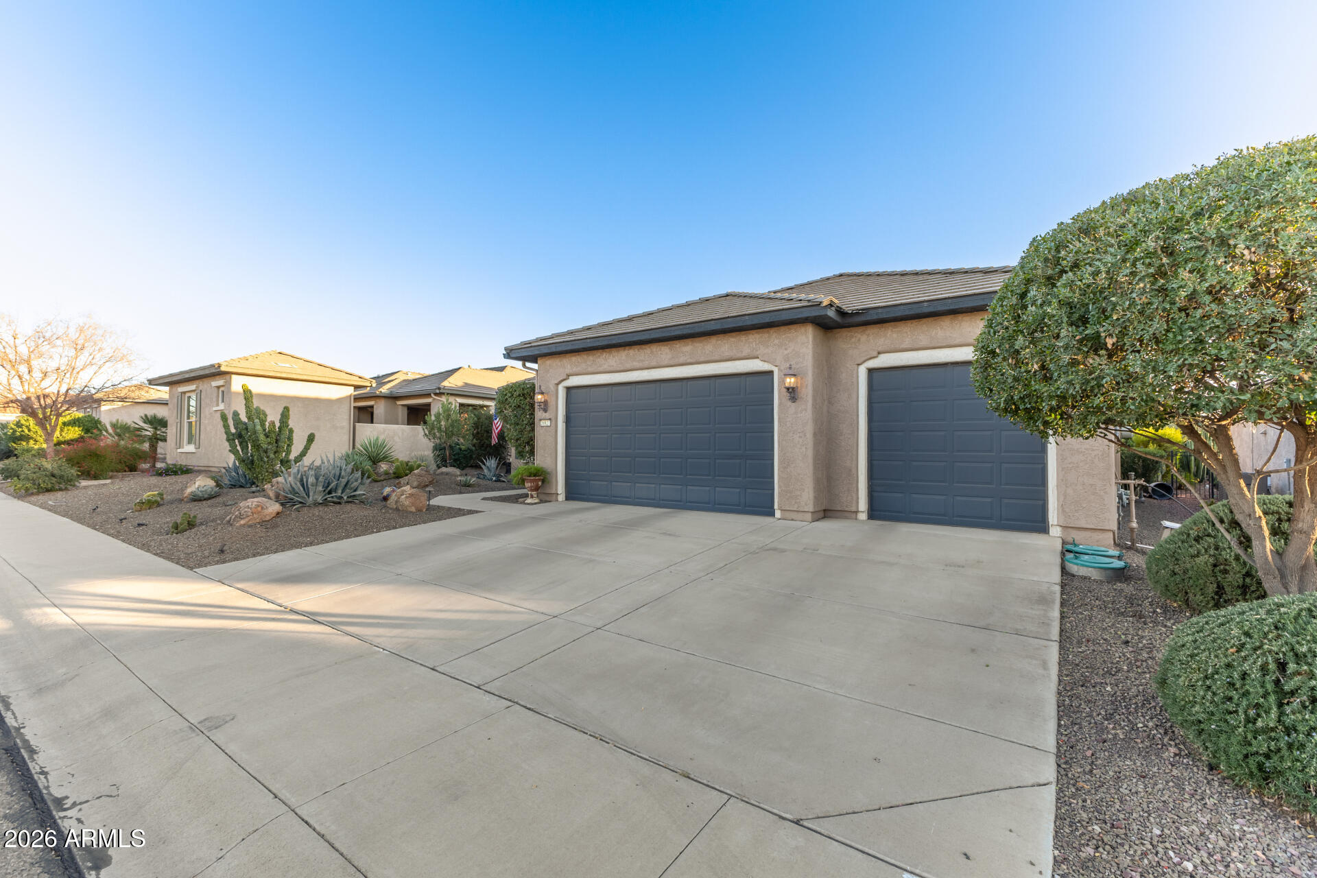 26827 W POTTER Drive