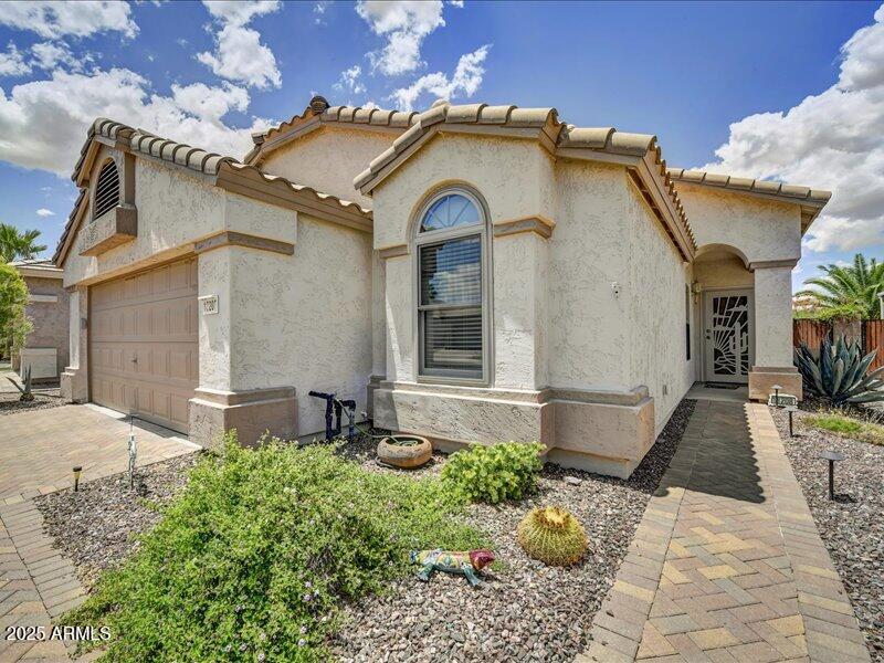 18208 W SKYLINE Drive