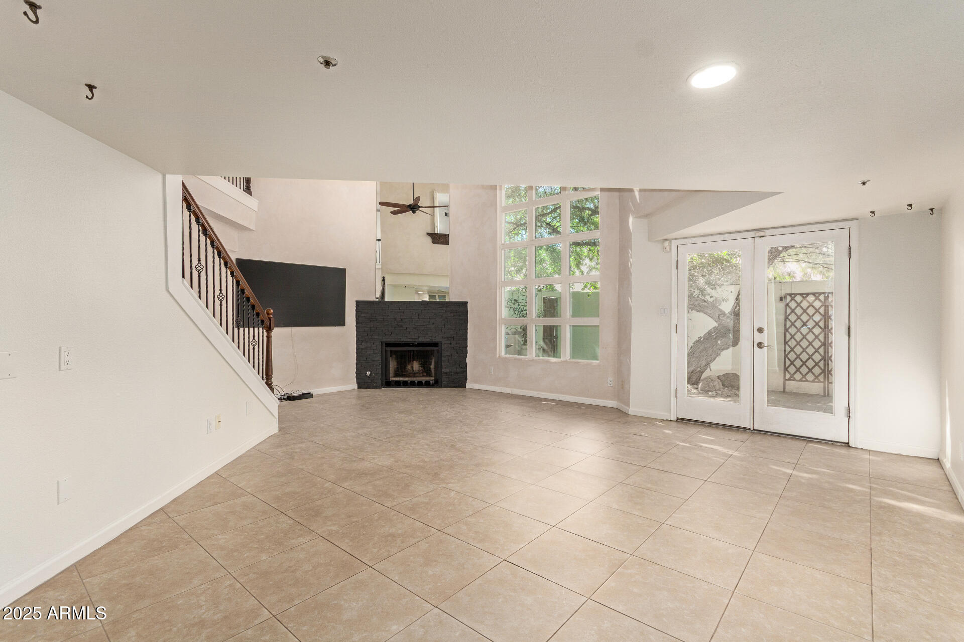 21 W PASADENA Avenue 3