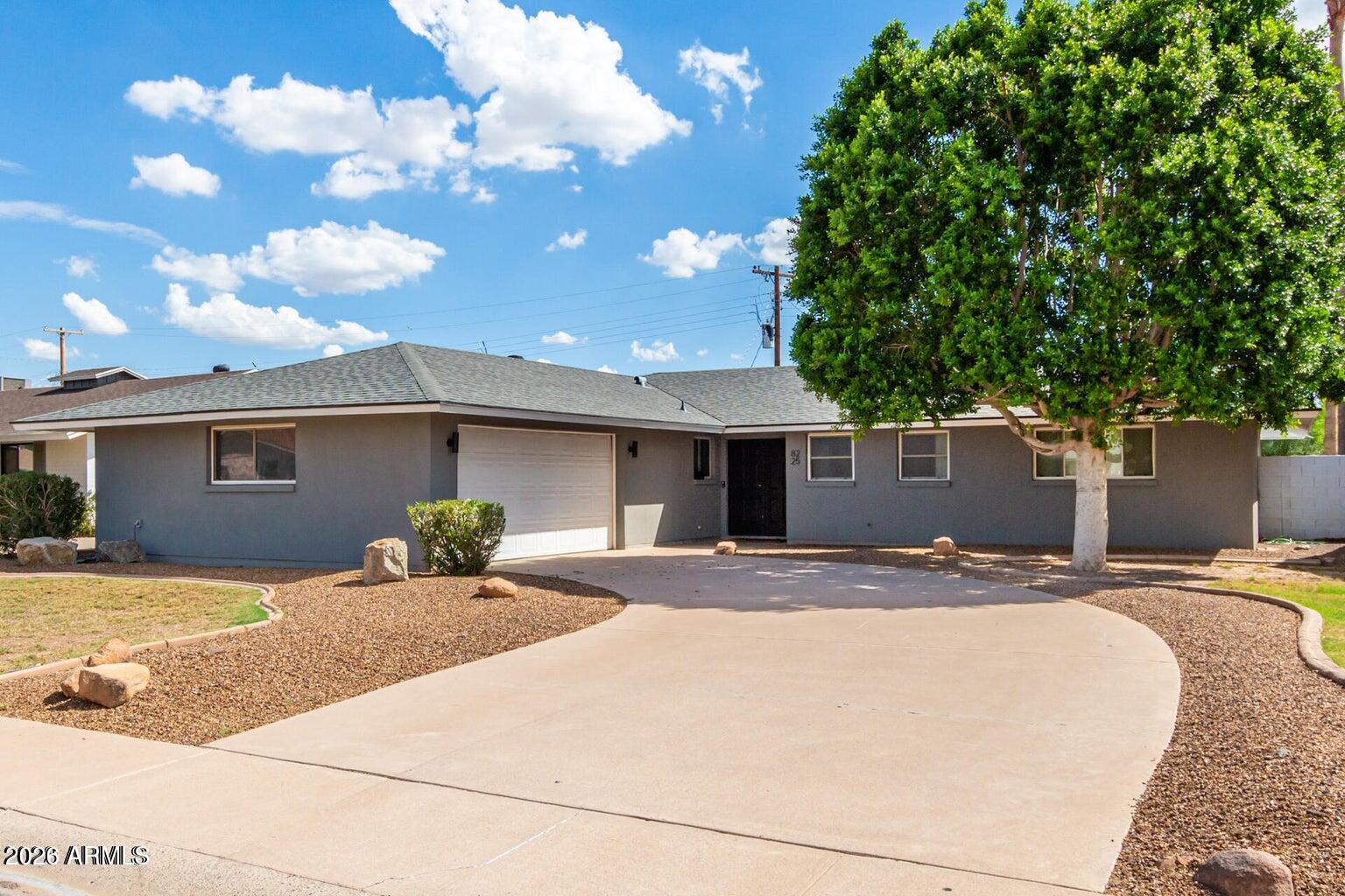 8225 E MINNEZONA Avenue