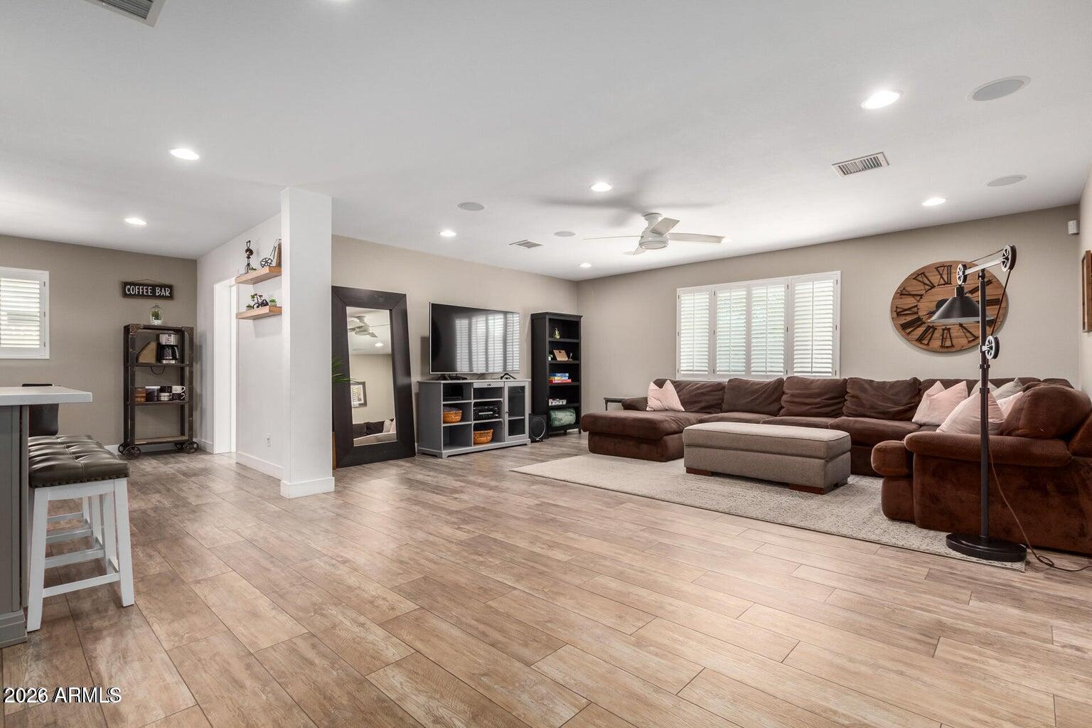 8225 E MINNEZONA Avenue