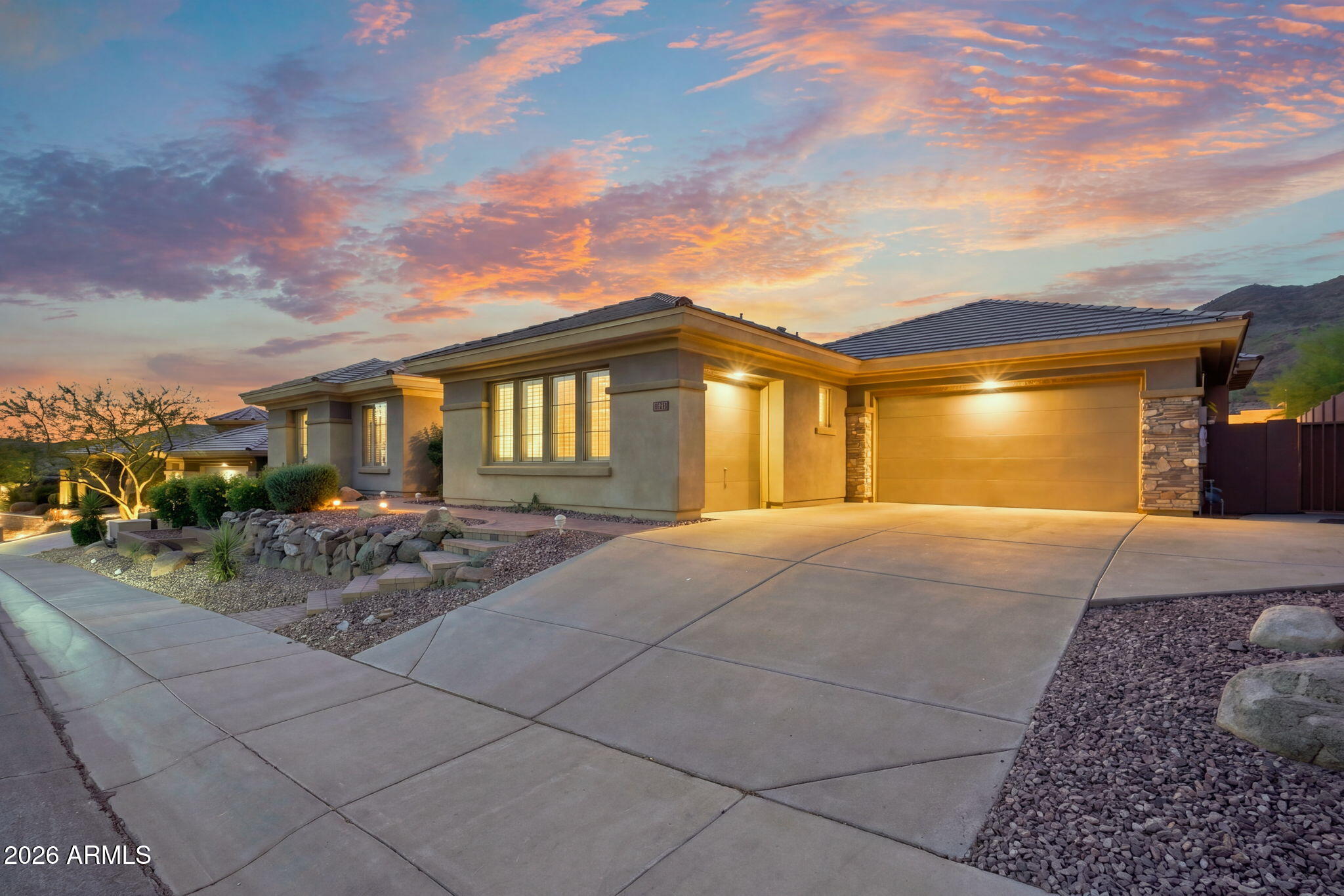 2538 W SHINNECOCK Way