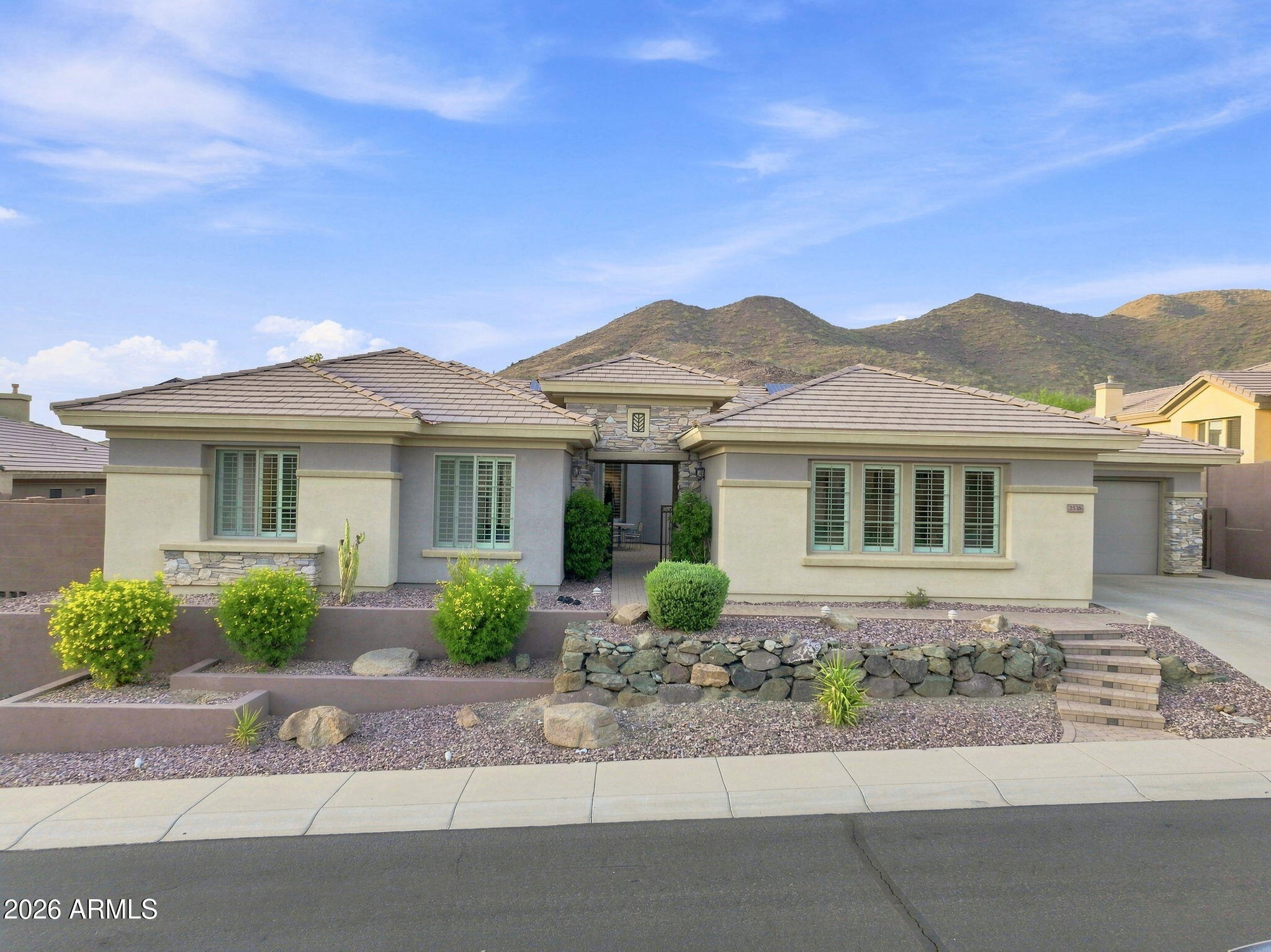 2538 W SHINNECOCK Way