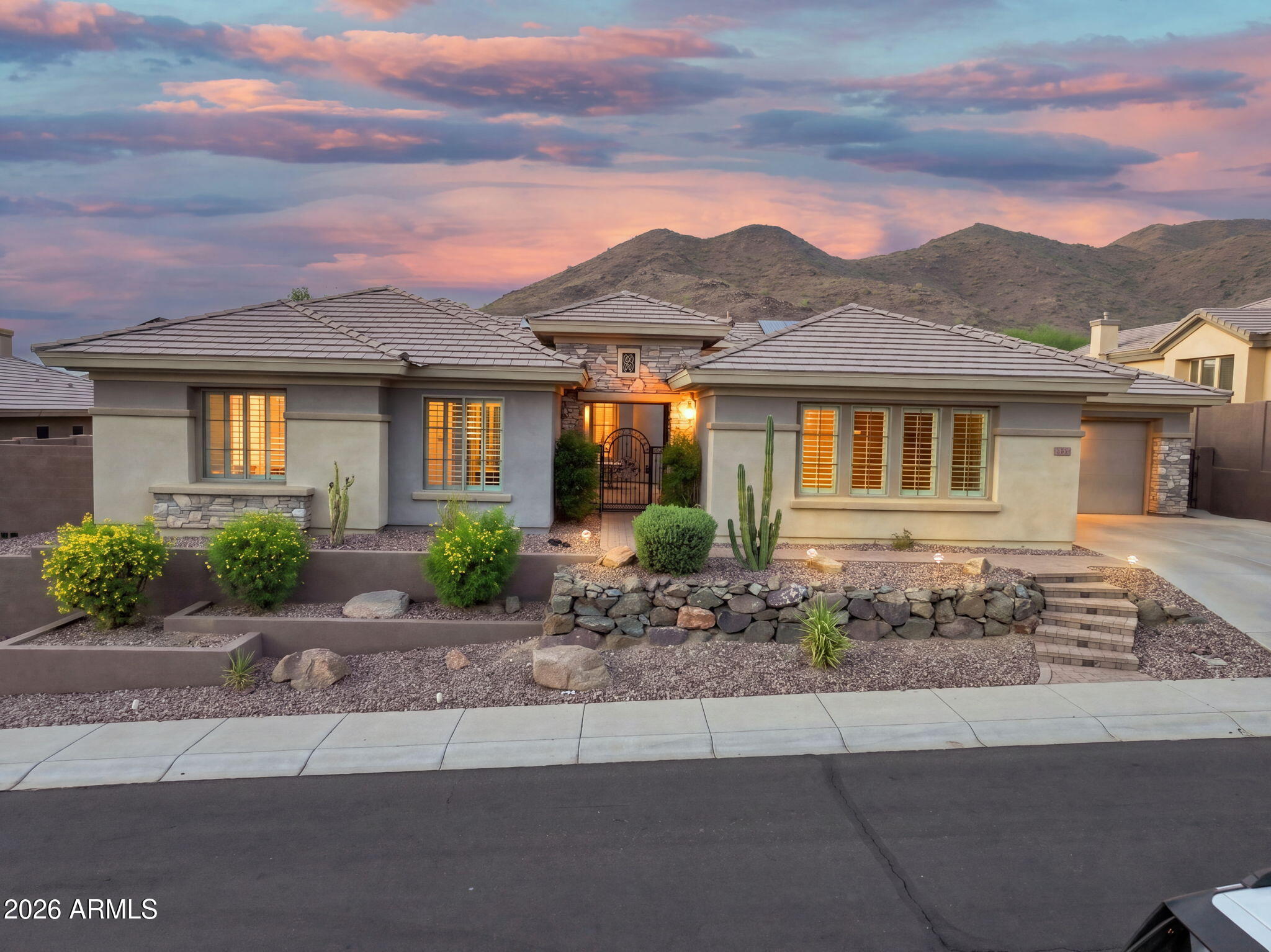 2538 W SHINNECOCK Way