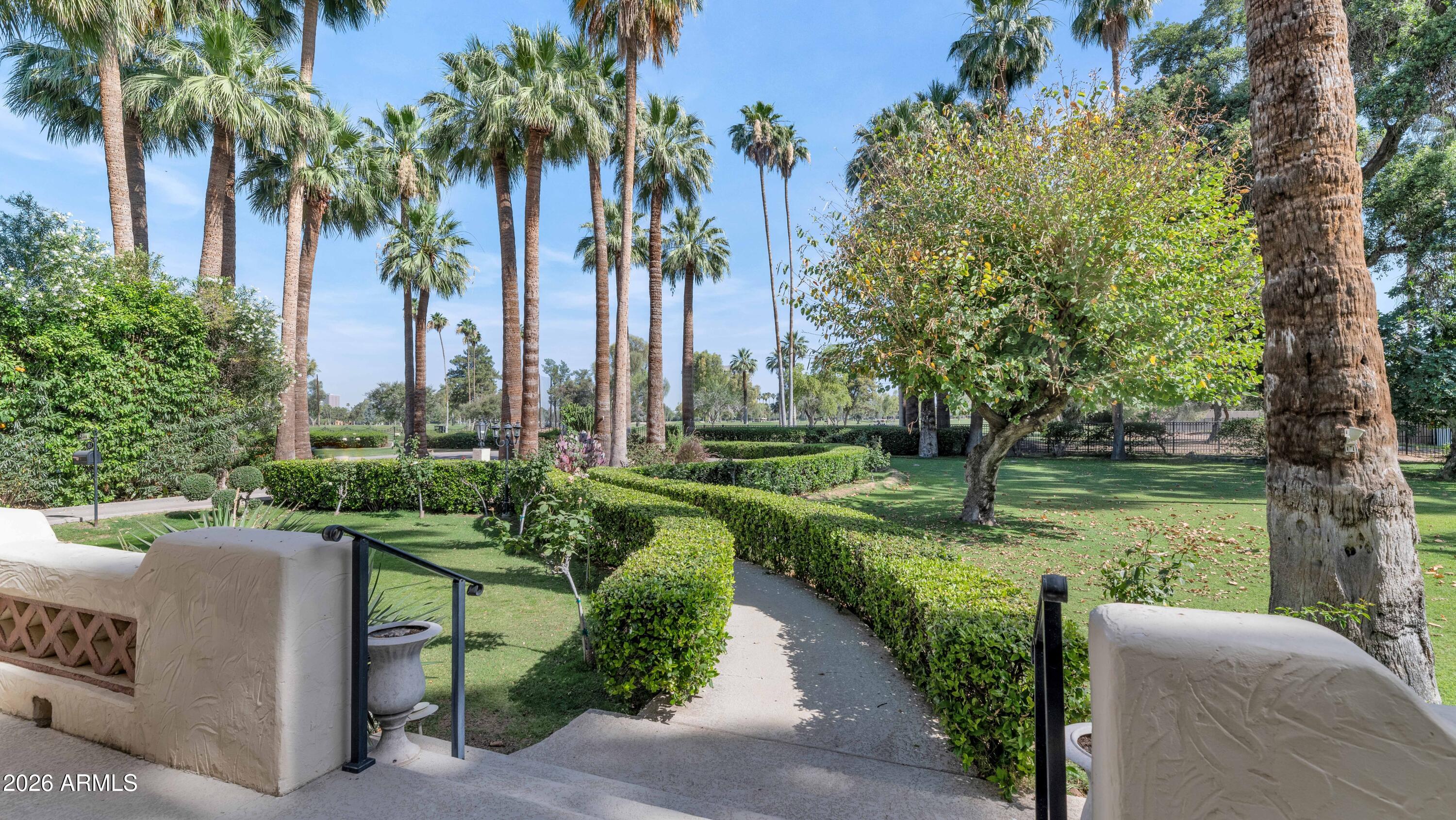 161 E COUNTRY CLUB Drive