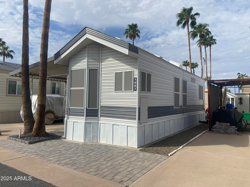 Photo of 1087 S Shoshone Drive, Apache Junction, AZ 85119 (MLS # 6930540)