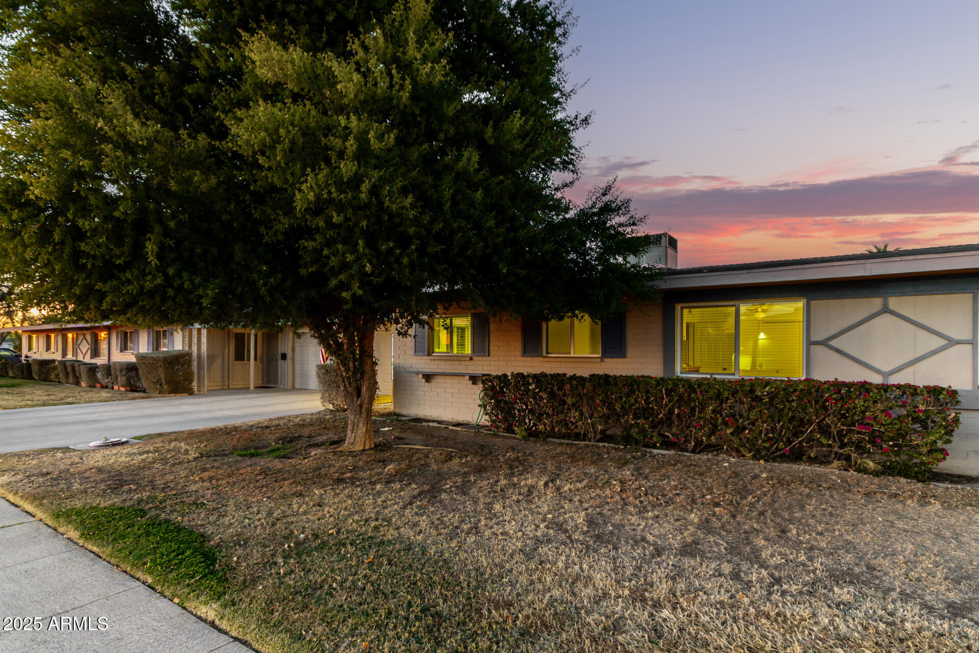 11024 W PEORIA Avenue