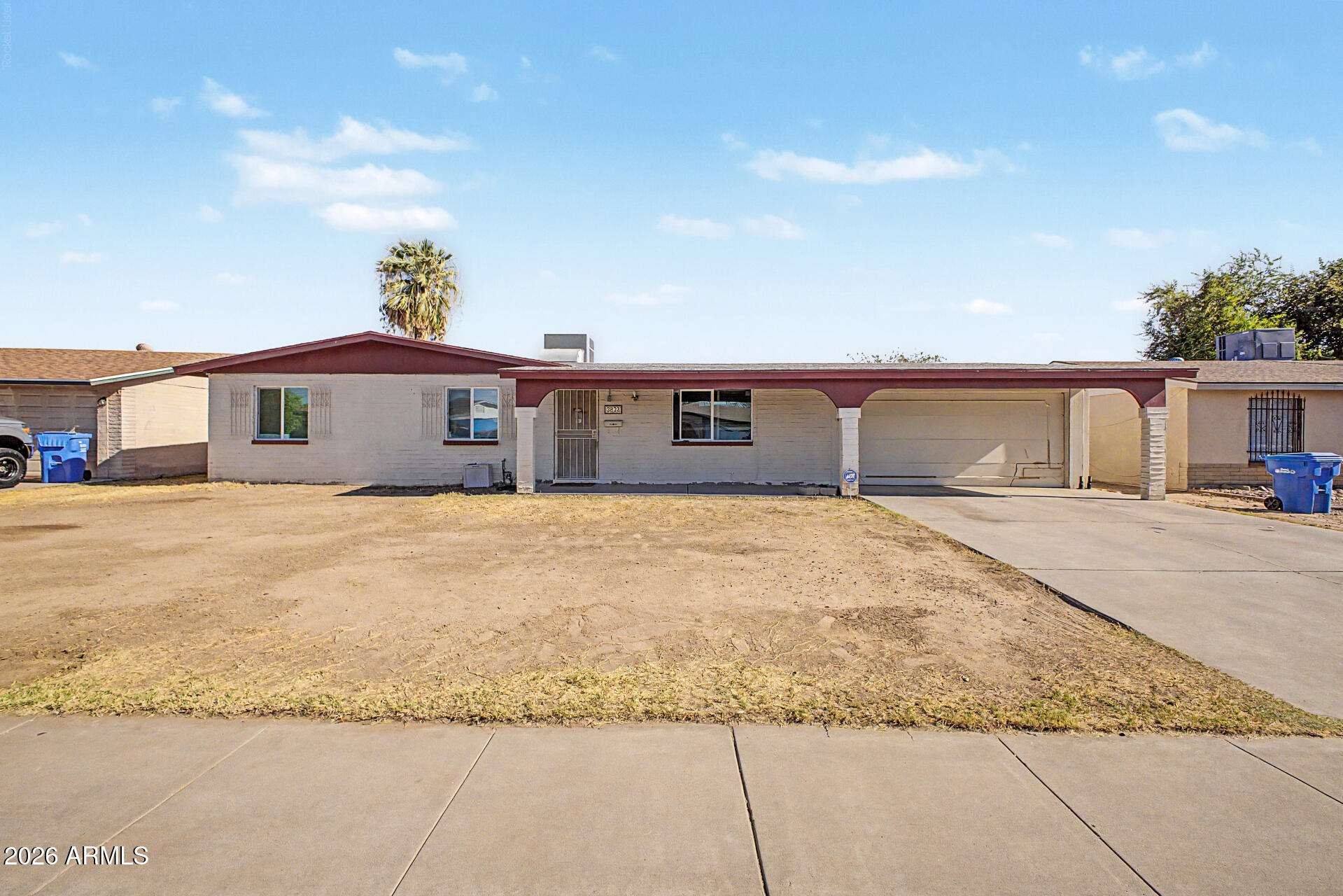 3833 W VOGEL Avenue
