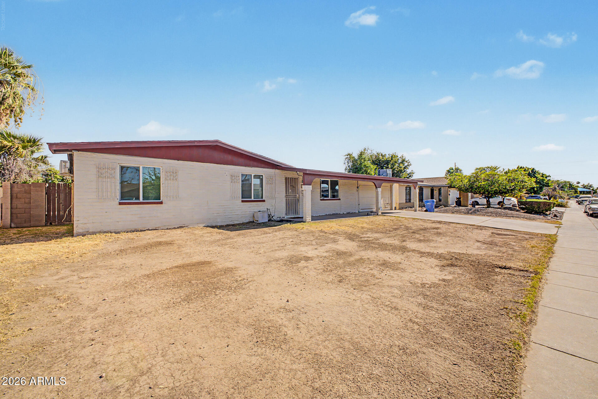 3833 W VOGEL Avenue