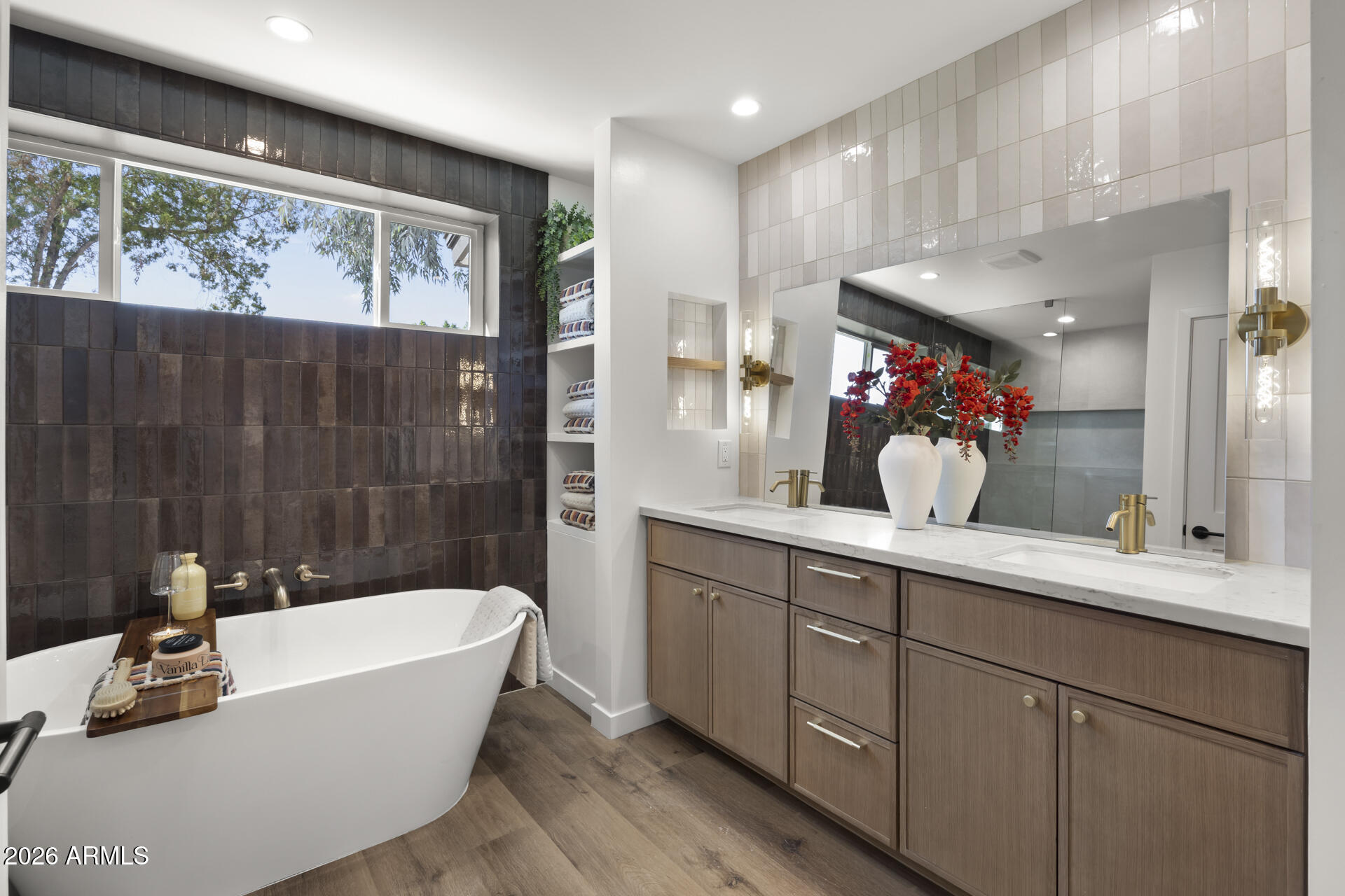 519 N REDONDO Drive N