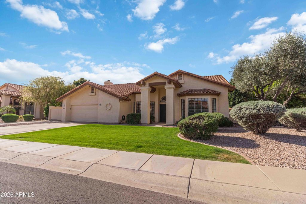 Photo of 211 E Rhea Road, Tempe, AZ 85284 (MLS # 6999494)