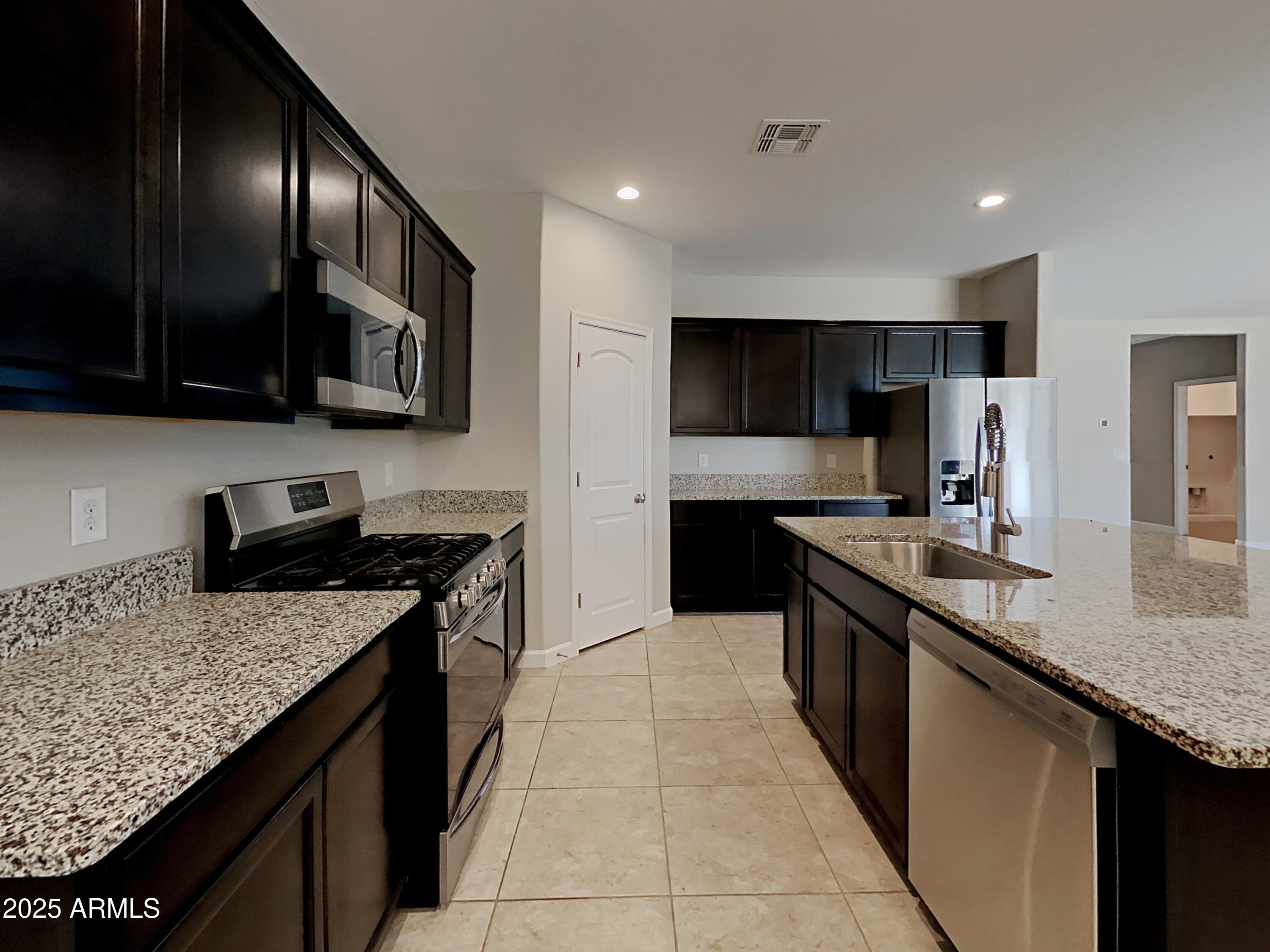 30388 W AMELIA Avenue