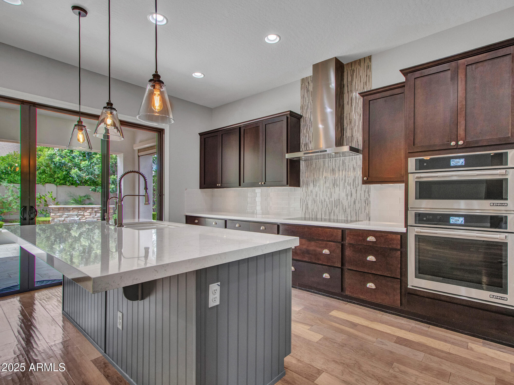 3809 E LYNX Place