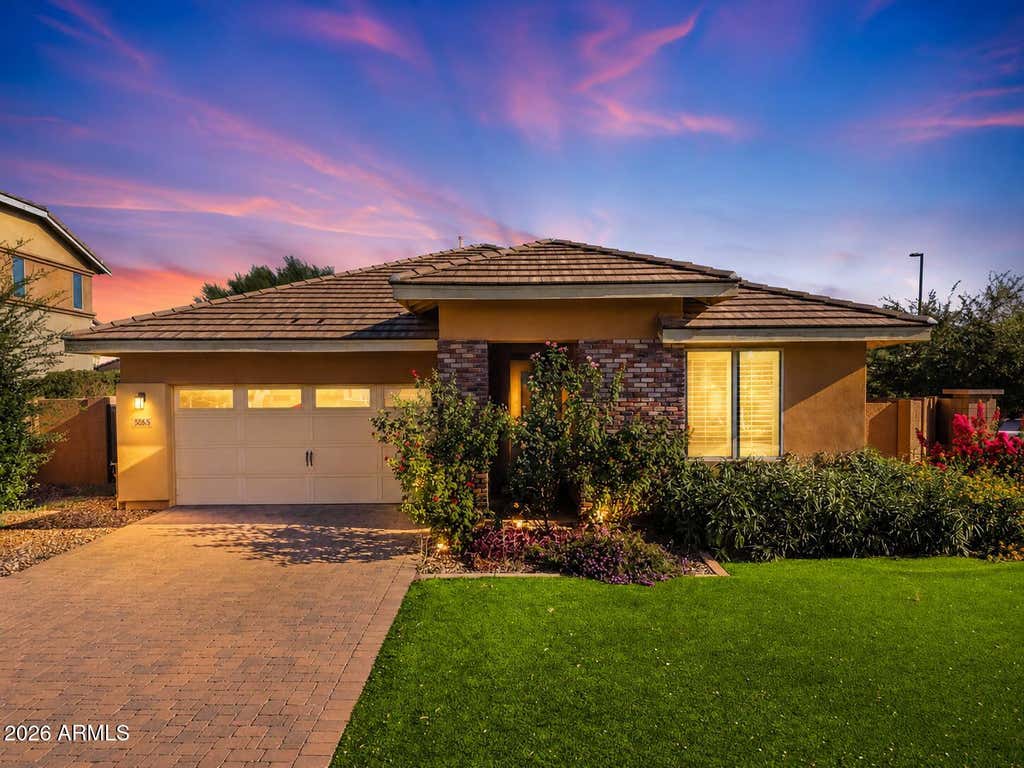 Photo of 3265 E Myrtabel Way, Gilbert, AZ 85298 (MLS # 7047400)