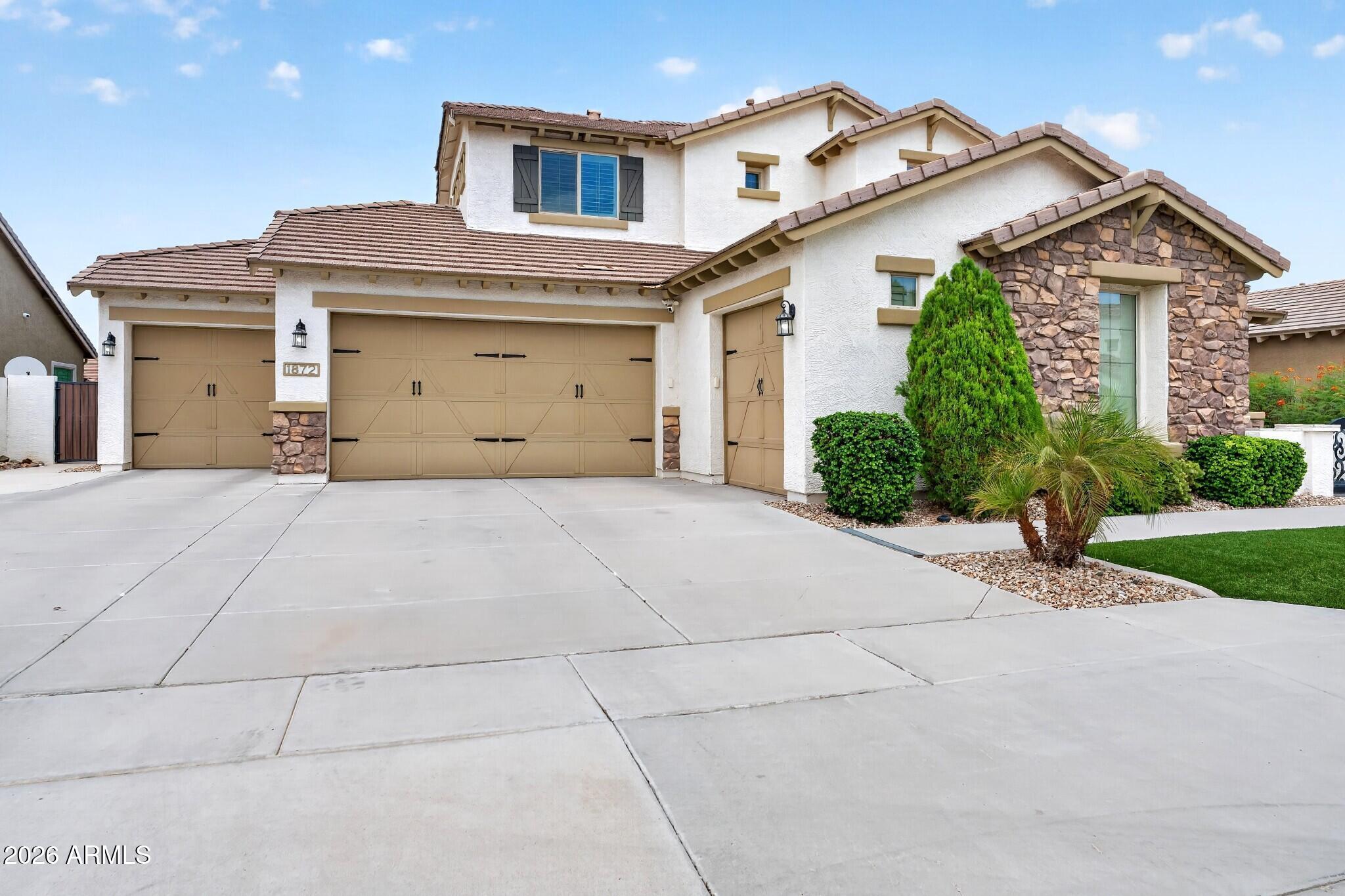 1872 W SWAN Drive
