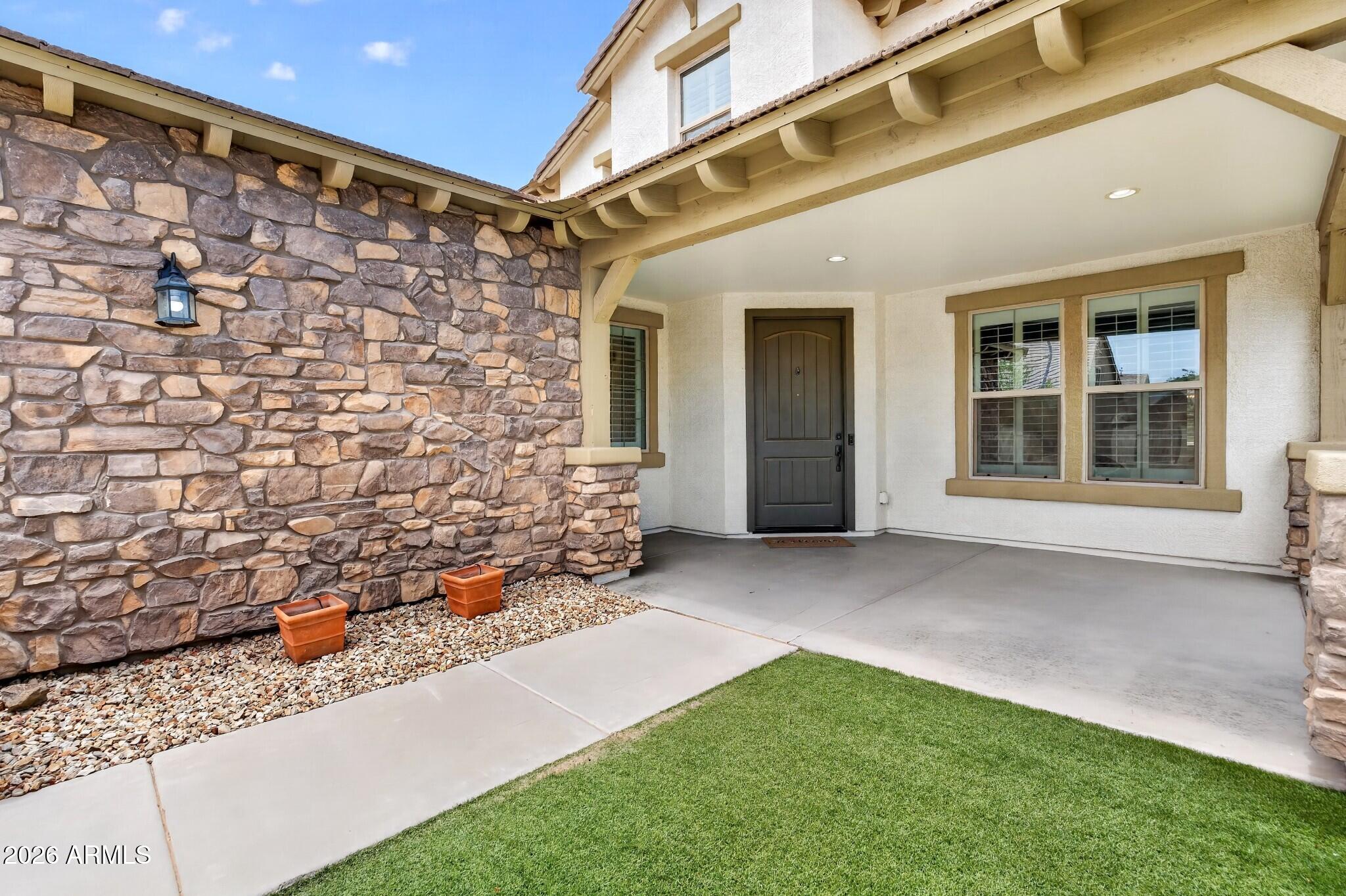 1872 W SWAN Drive