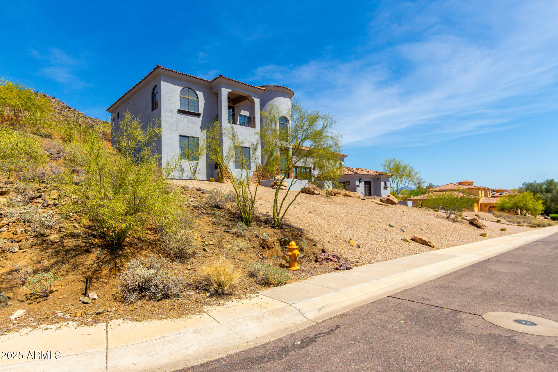 2110 E KERRY Lane