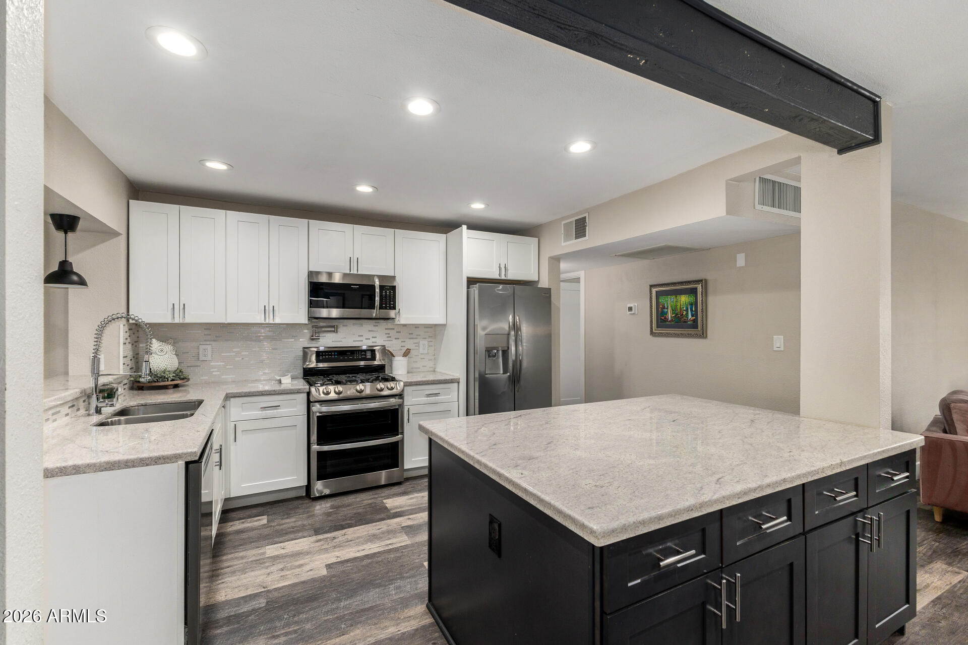 1115 W SAN MIGUEL Avenue