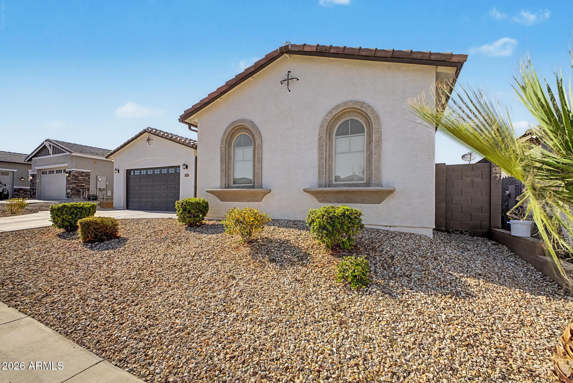 19038 W CAMERON Drive