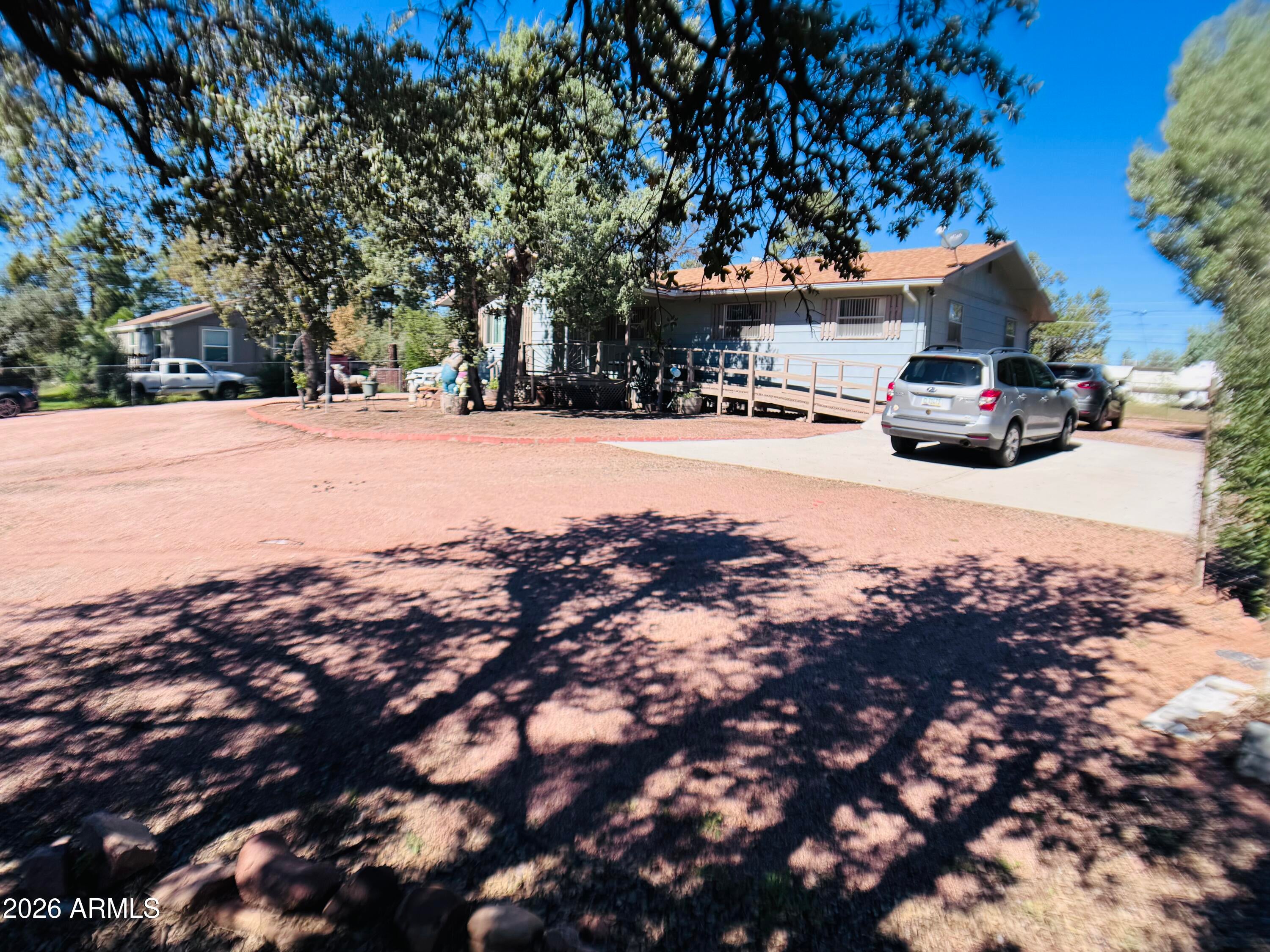 308 E JUNIPER Street
