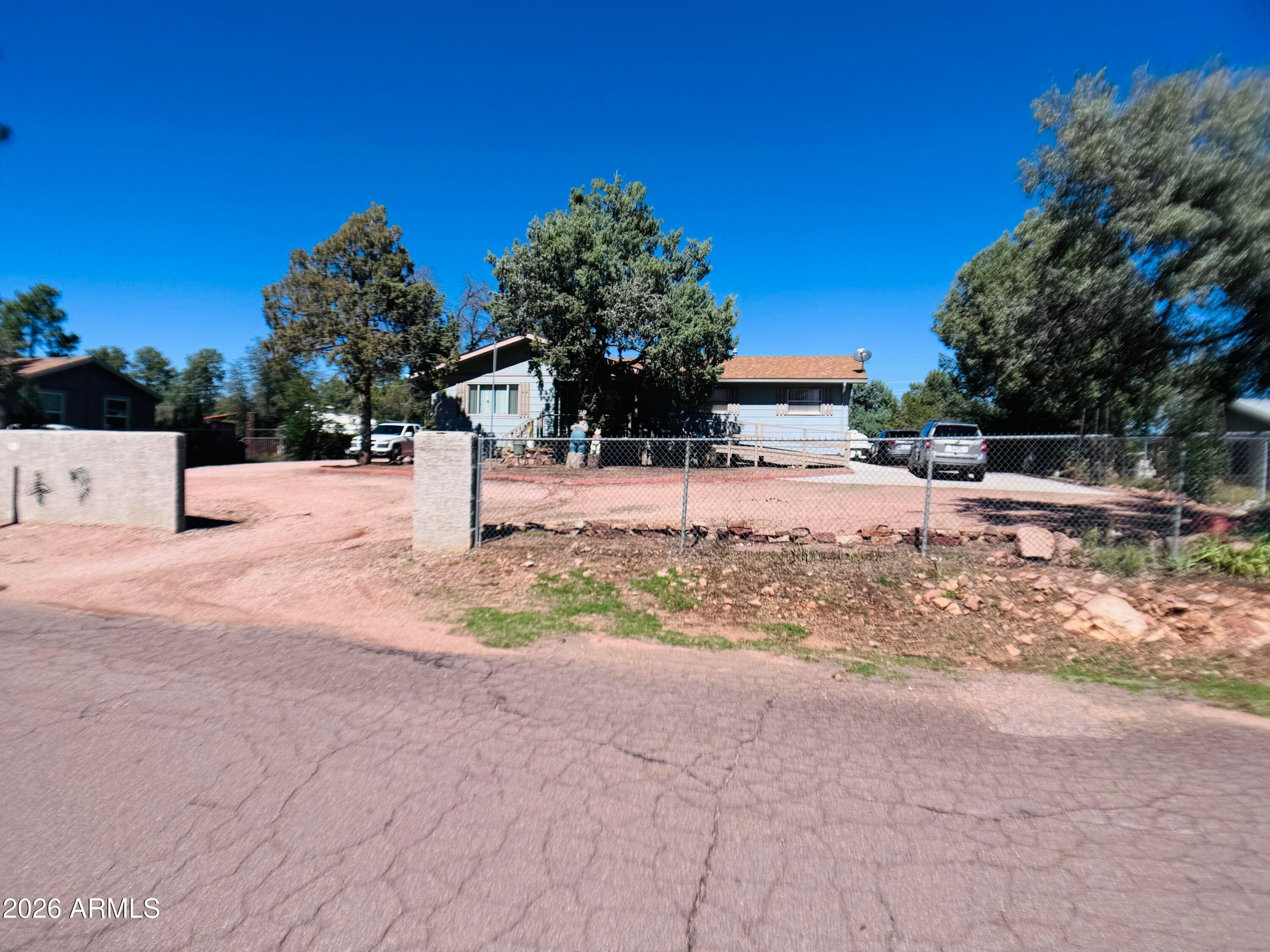 308 E JUNIPER Street