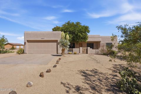 Photo of 2630 W Irvine Road, Phoenix, AZ 85086 (MLS # 7005101)