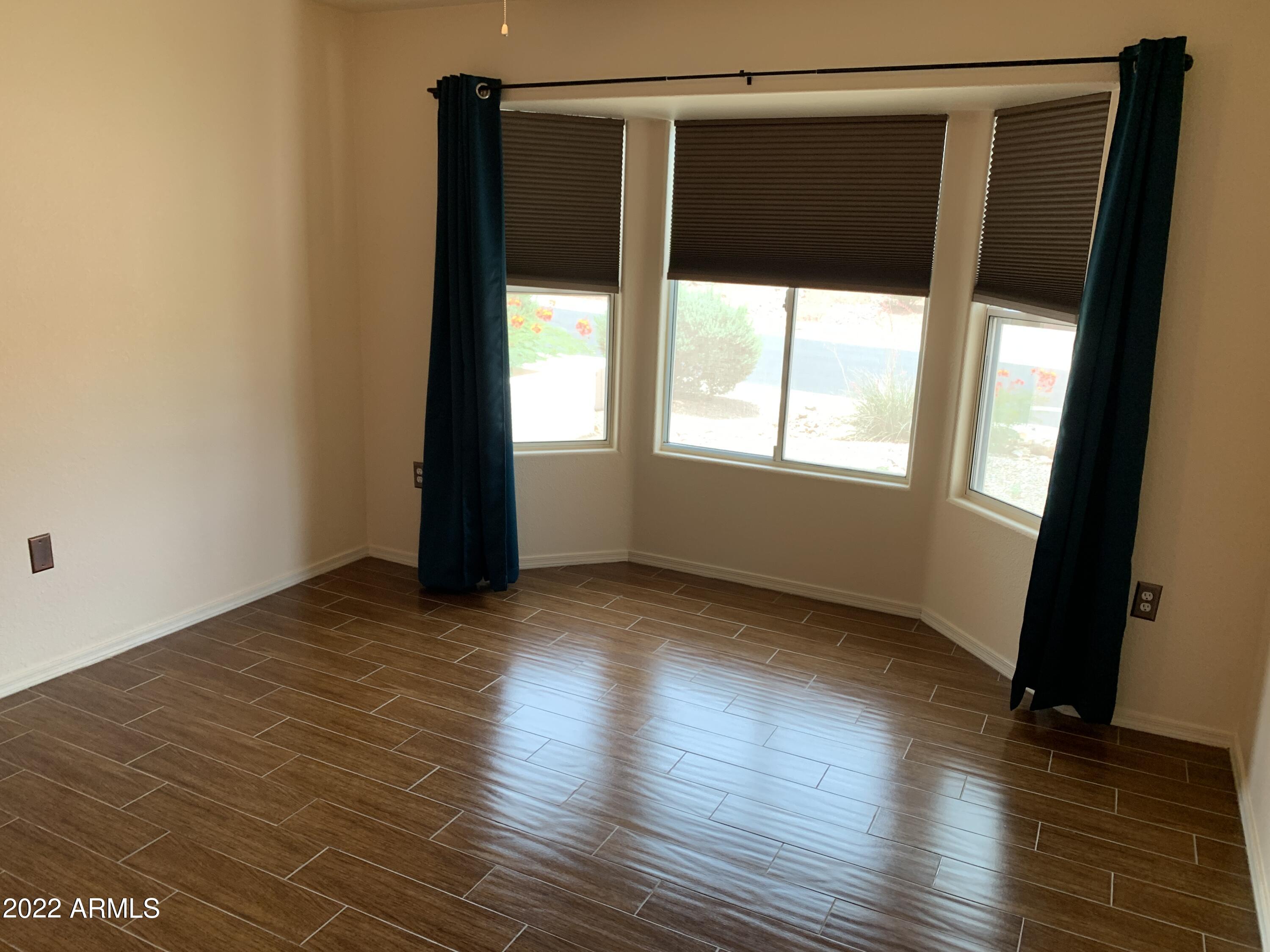 WINTERHAVEN COUNTRY CLUB ESTATES PHASE 2E - Residential Lease