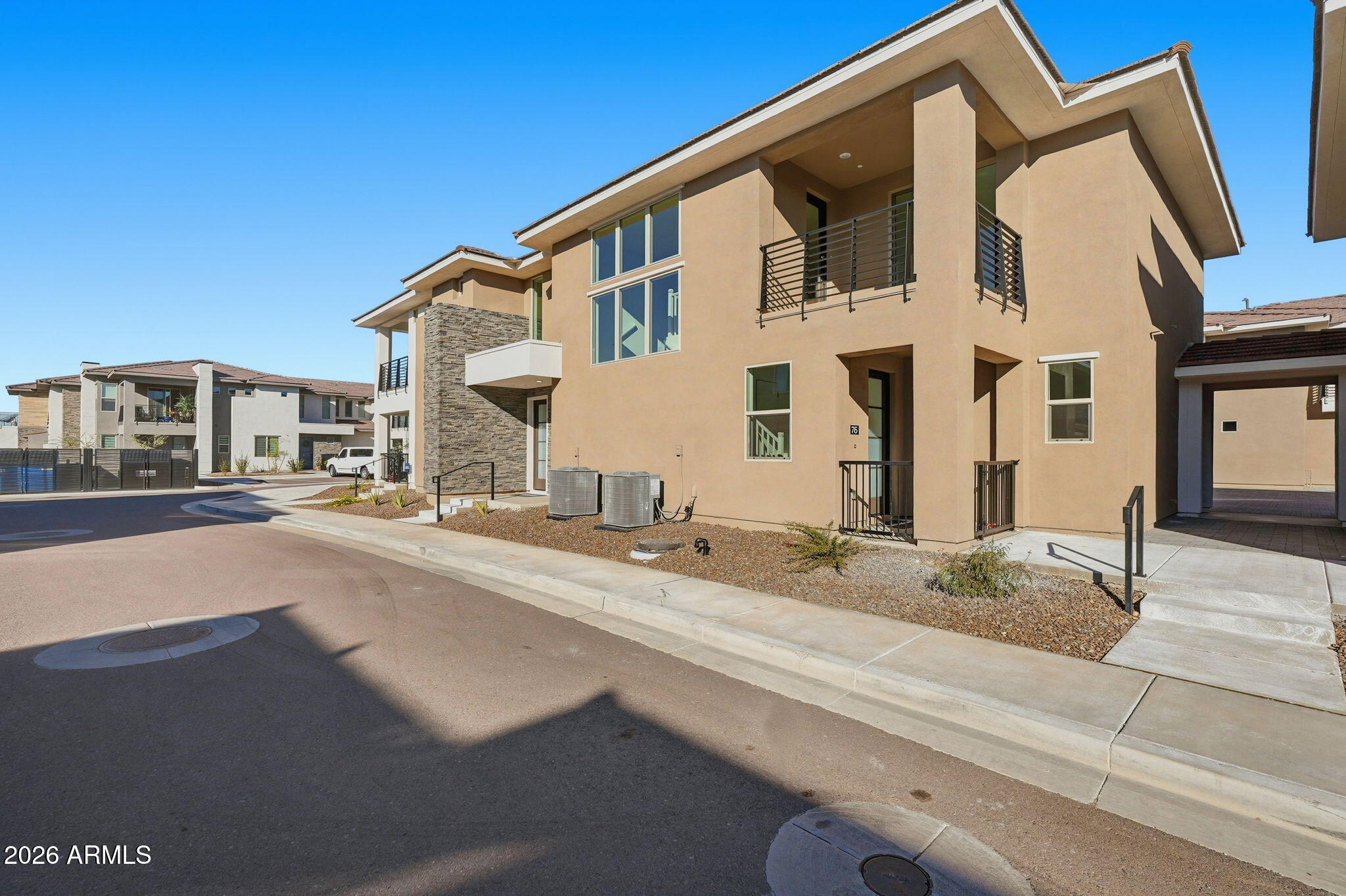 2121 W Sonoran Desert Drive 76