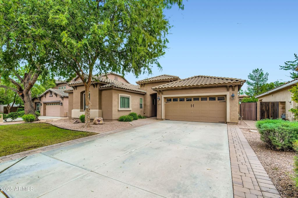 Photo of 2699 S Butte Lane, Gilbert, AZ 85295 (MLS # 6933317)