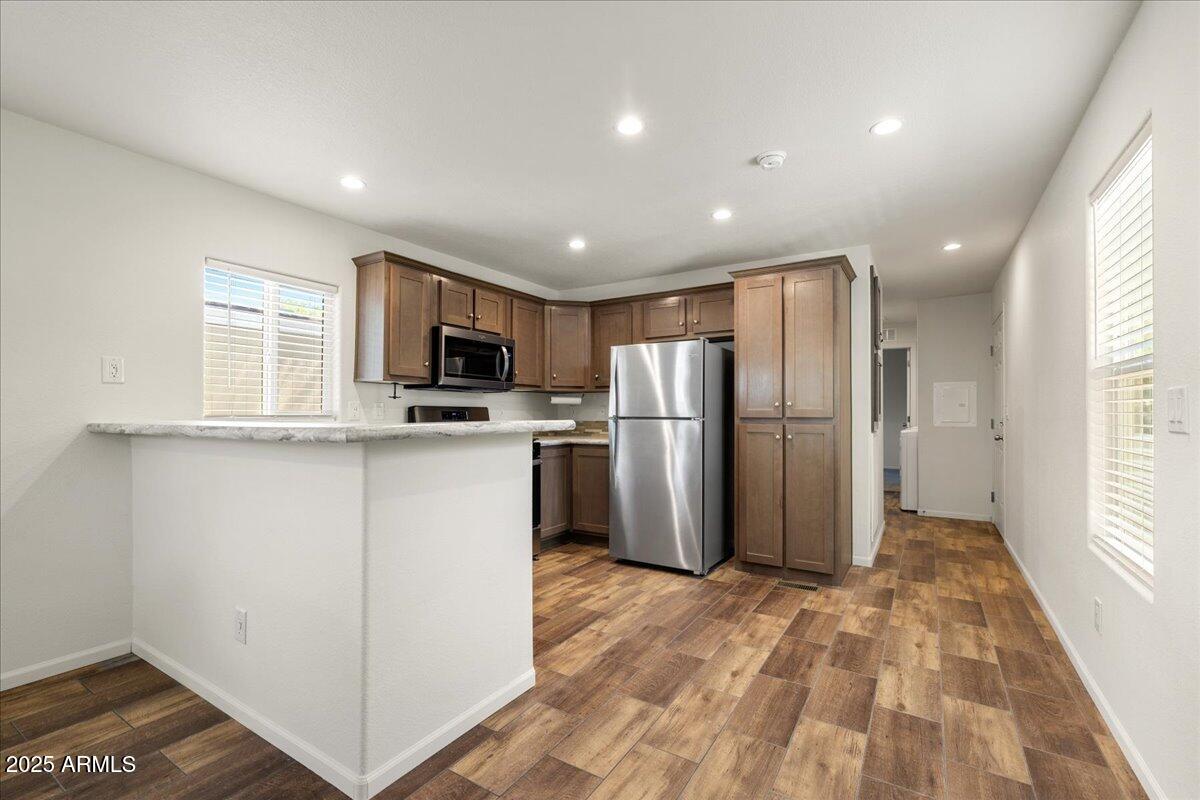 689 Whipple Street 17