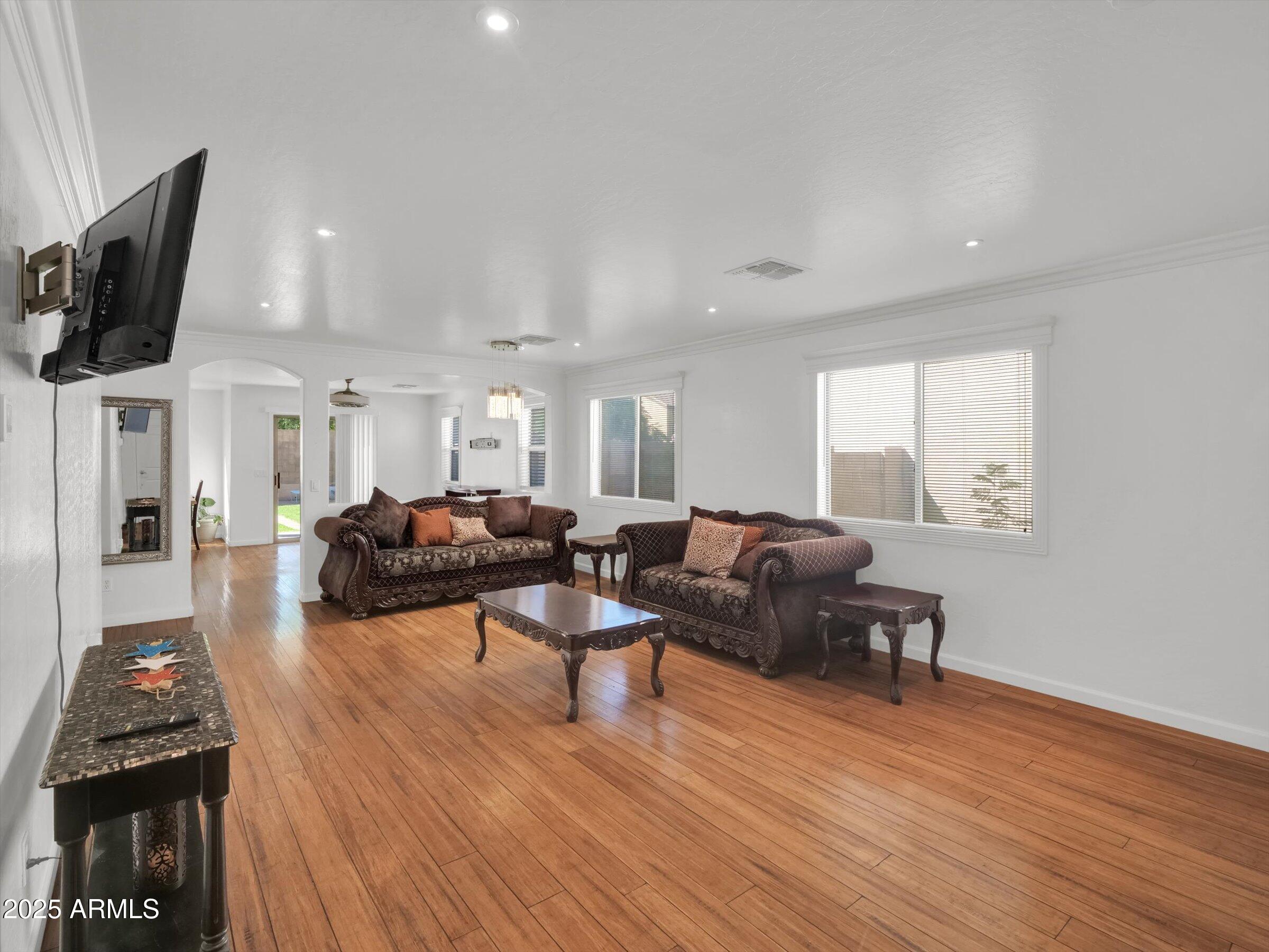 10911 W MEADOWBROOK Avenue