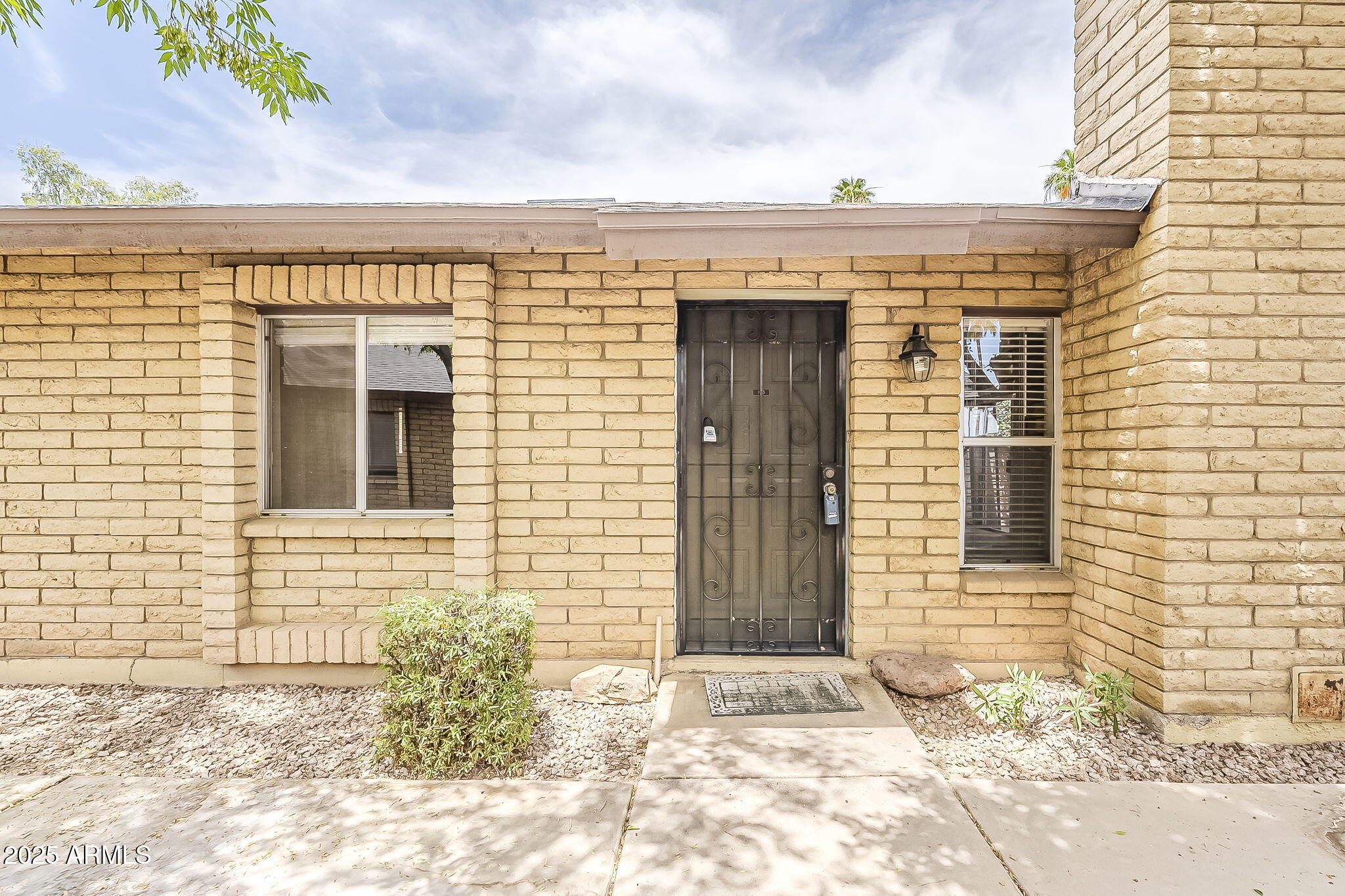 2515 S MAPLE Avenue 103