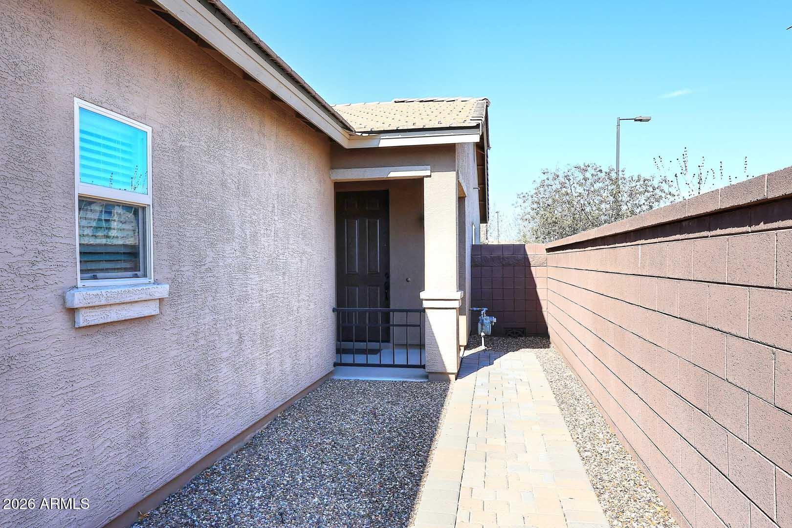 784 W LEADWOOD Avenue