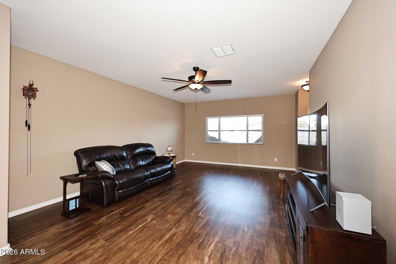 784 W LEADWOOD Avenue