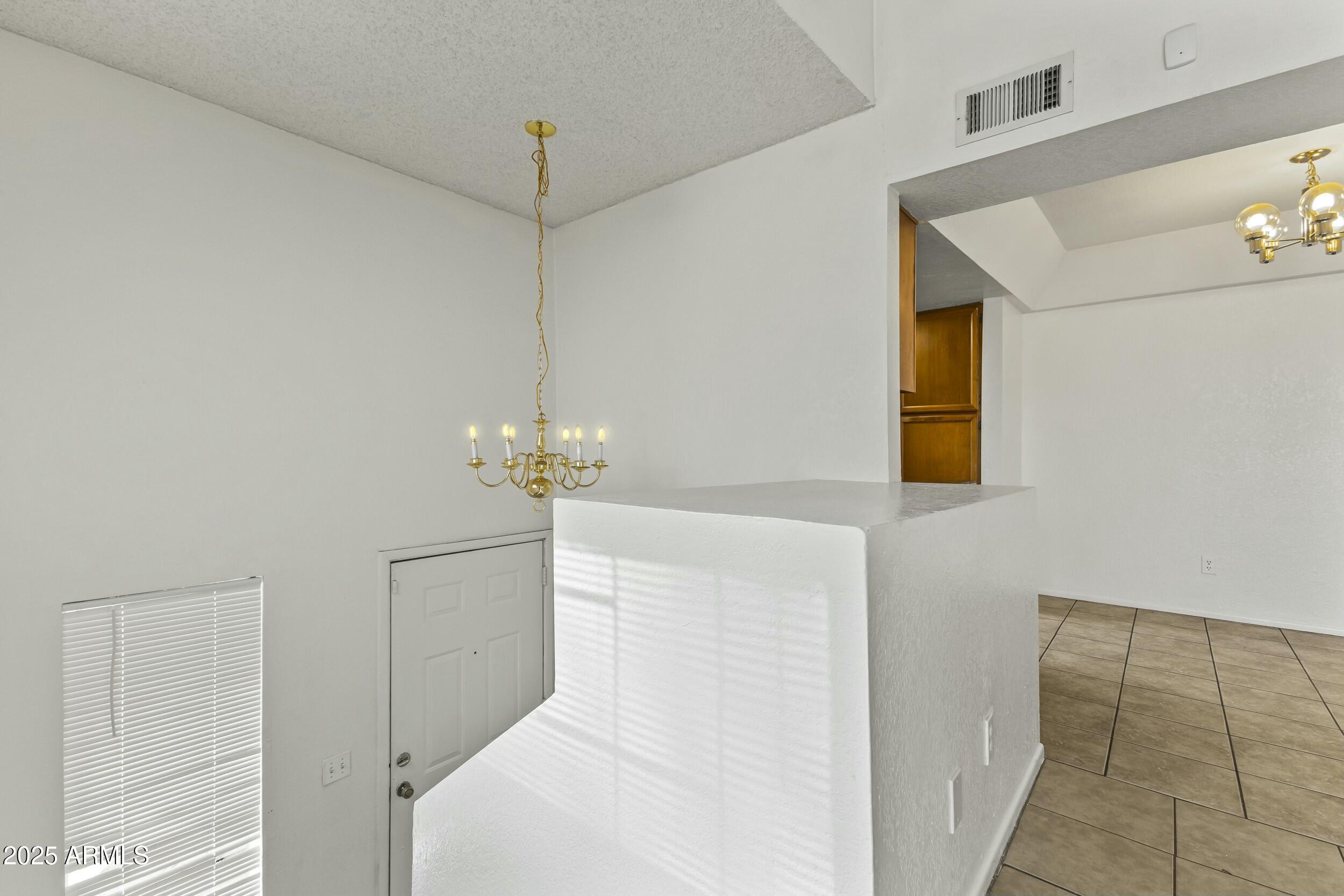 839 S WESTWOOD -- 273