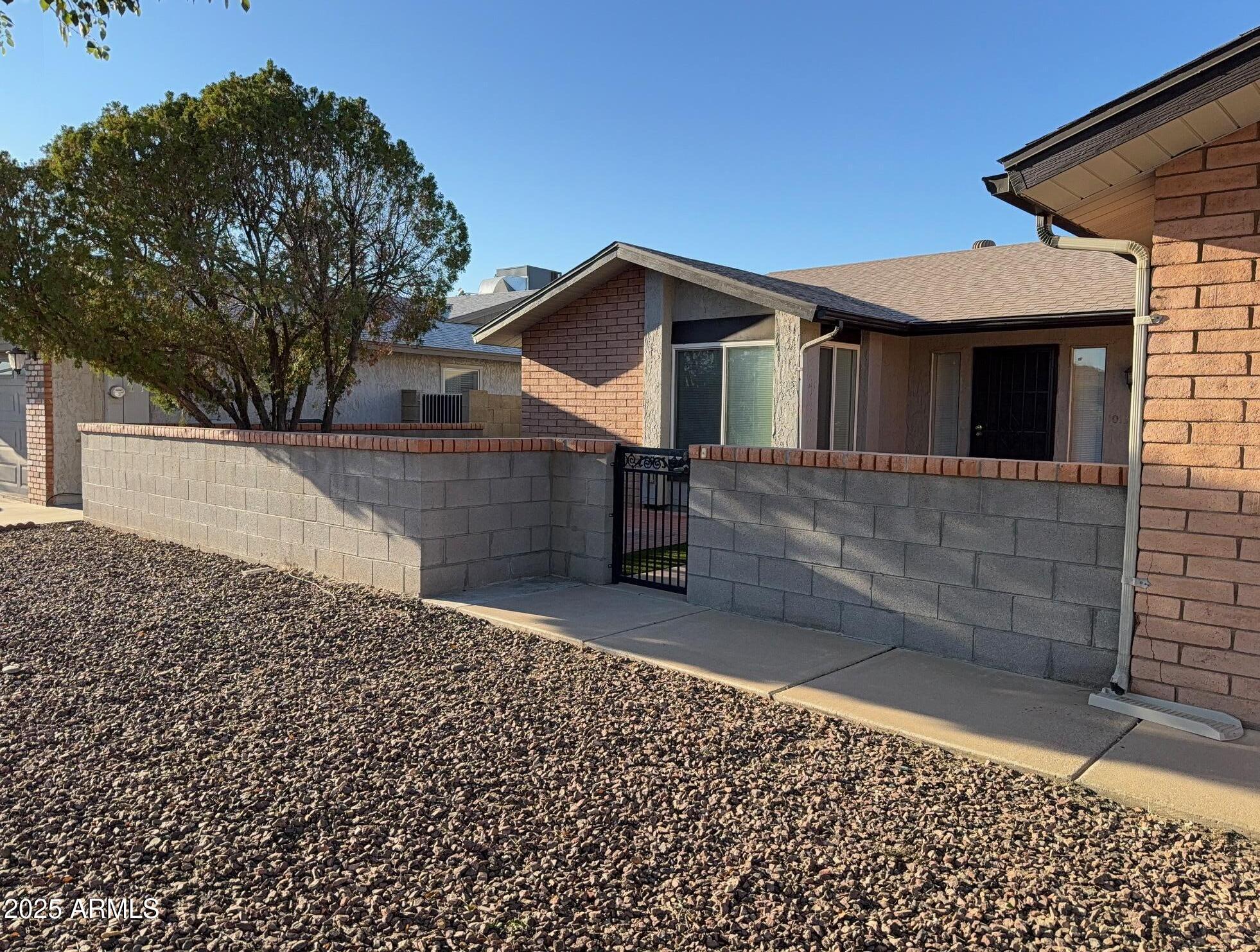 10138 W HIGHLAND Avenue