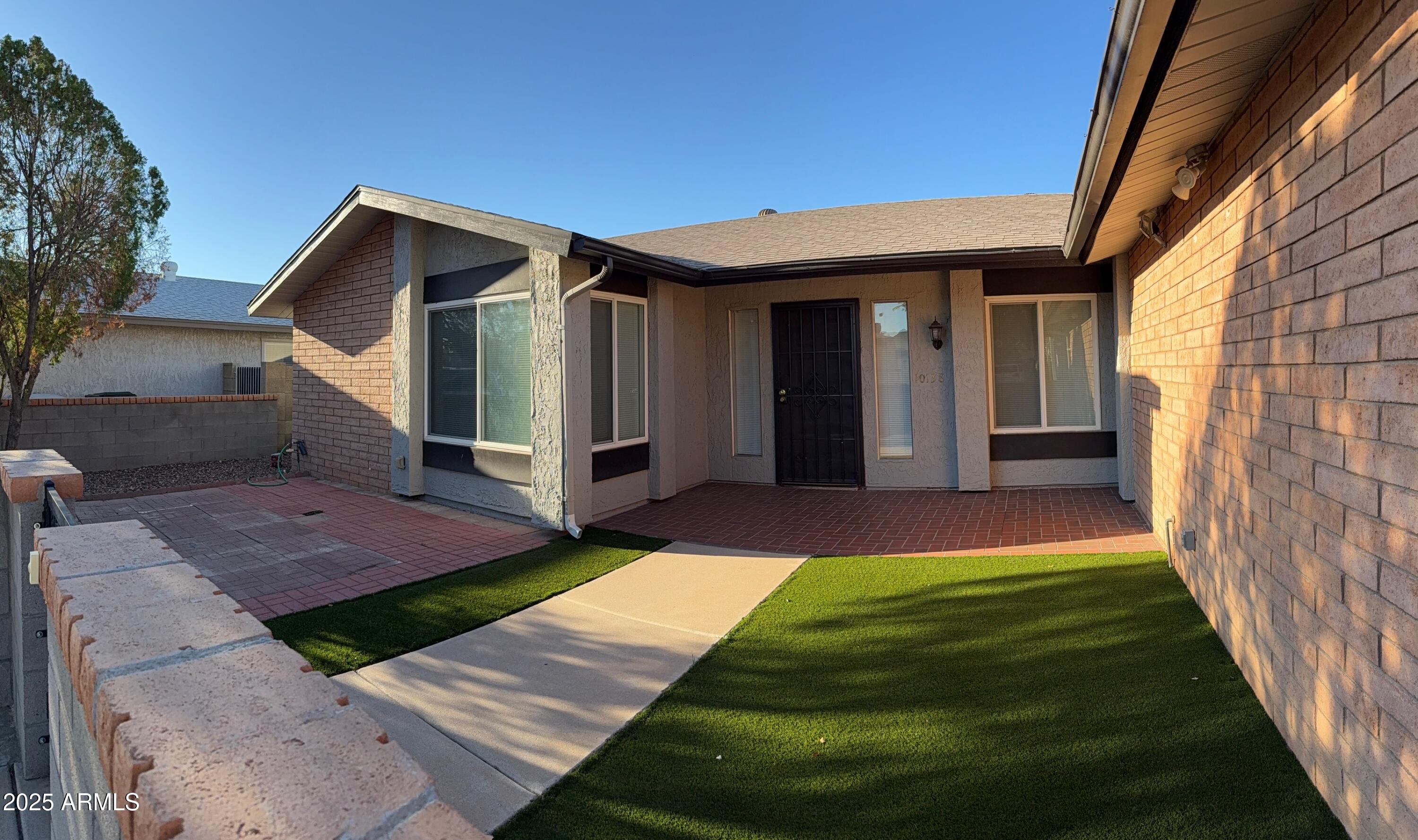 10138 W HIGHLAND Avenue