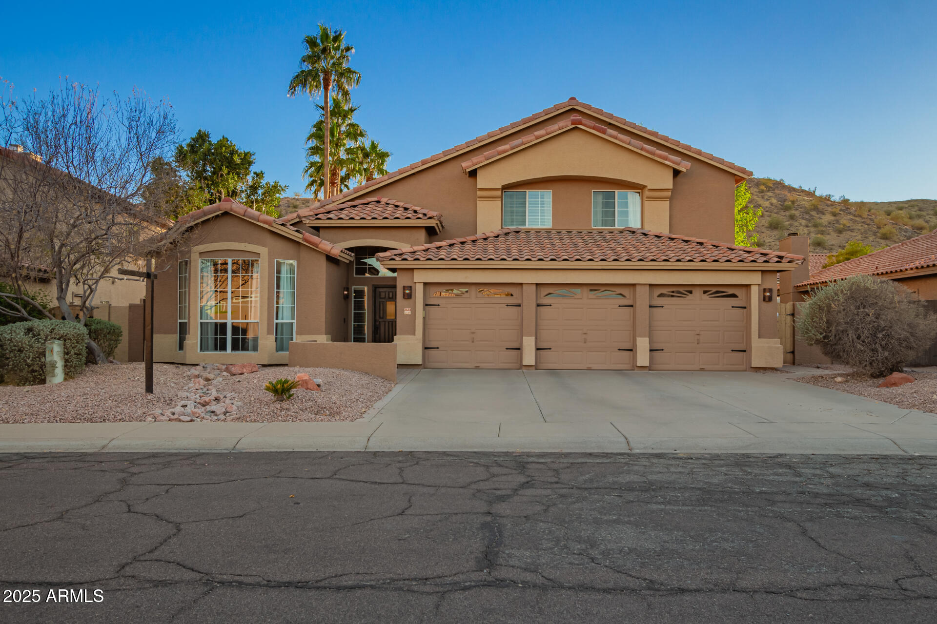 2633 E AMBER RIDGE Way