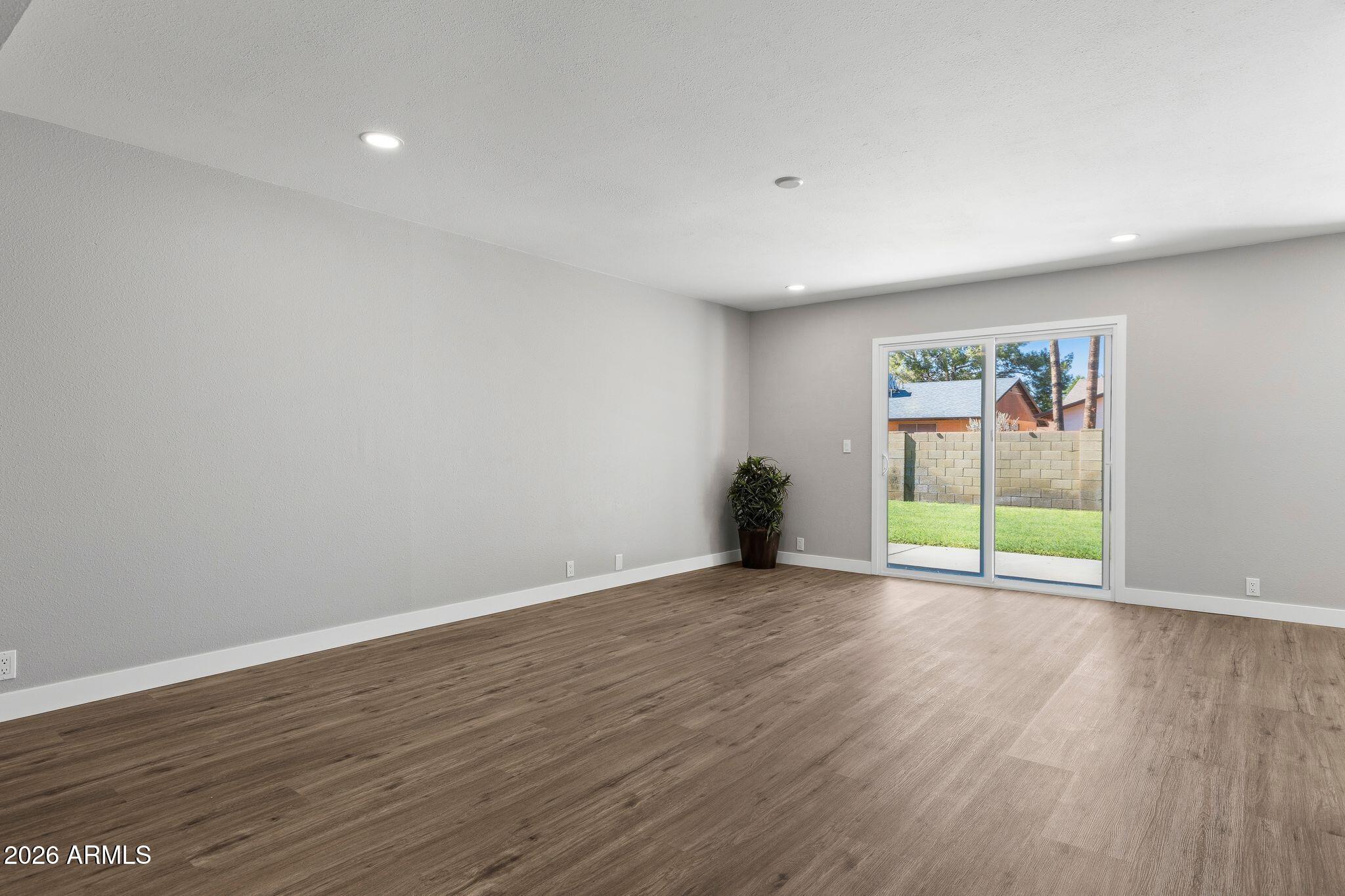 1202 W LOUGHLIN Drive