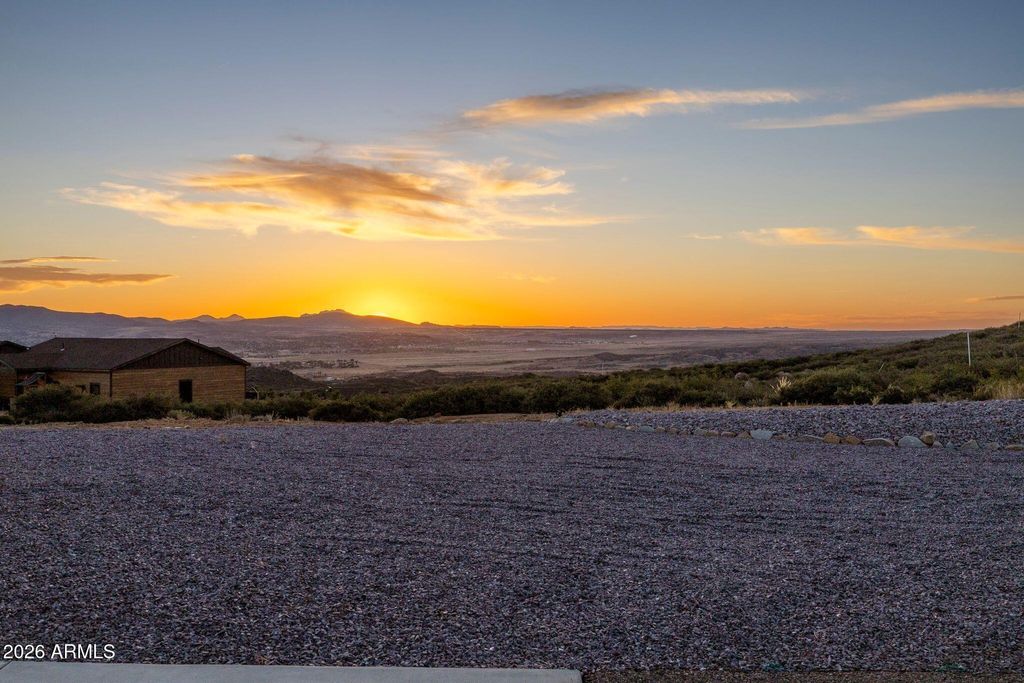 Photo of 15724 E Bonanza Trail, Dewey, AZ 86327 (MLS # 7025725)