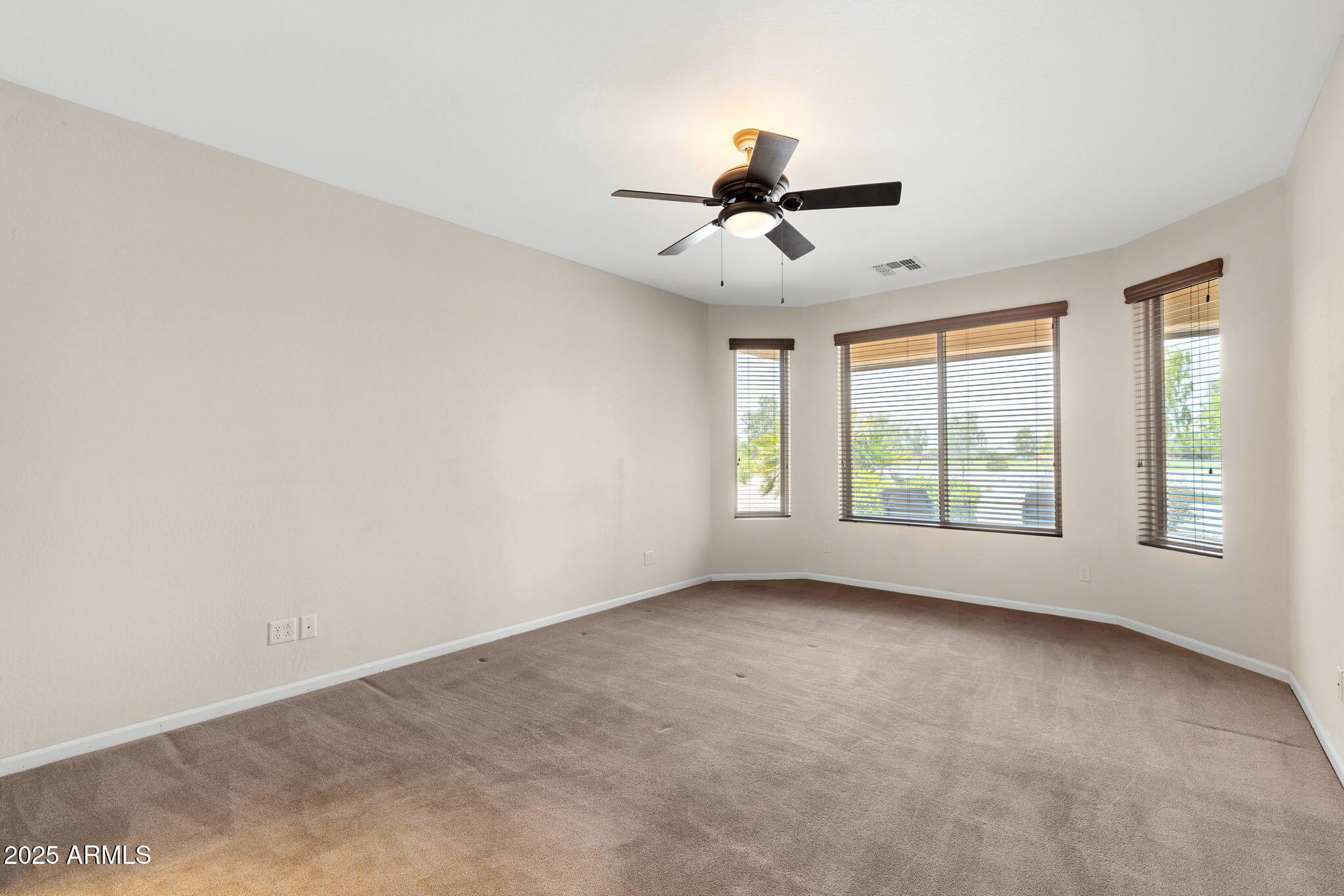 5420 N COMANCHE Drive