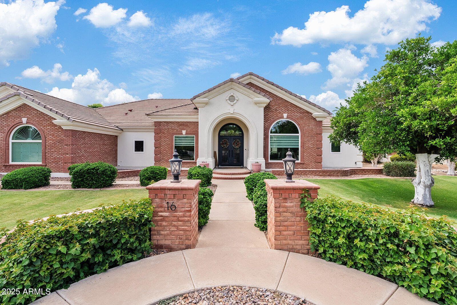 4040 E MCLELLAN Road 16