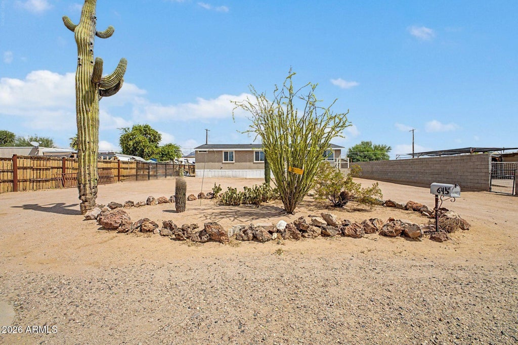 Photo of 645 S Cornwall Drive, Apache Junction, AZ 85120 (MLS # 7080567)