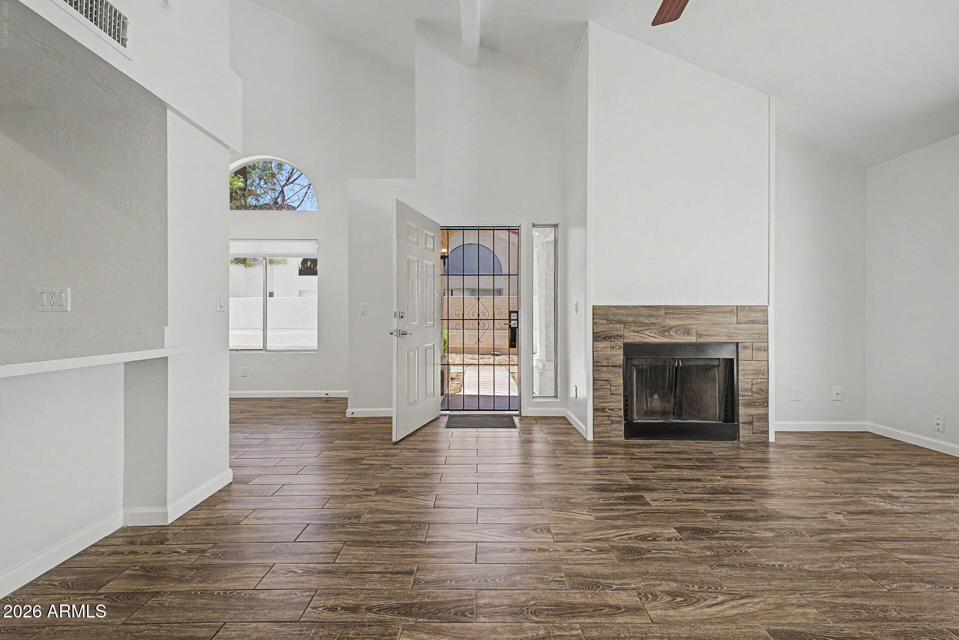 1111 W SUMMIT Place 77