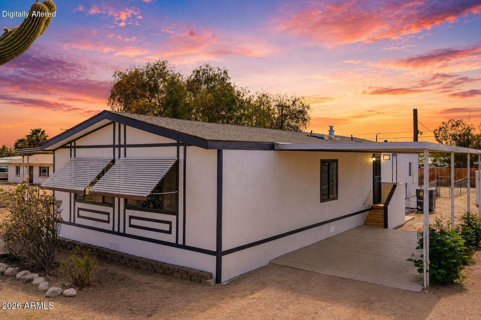 558 S DESERT VIEW Drive