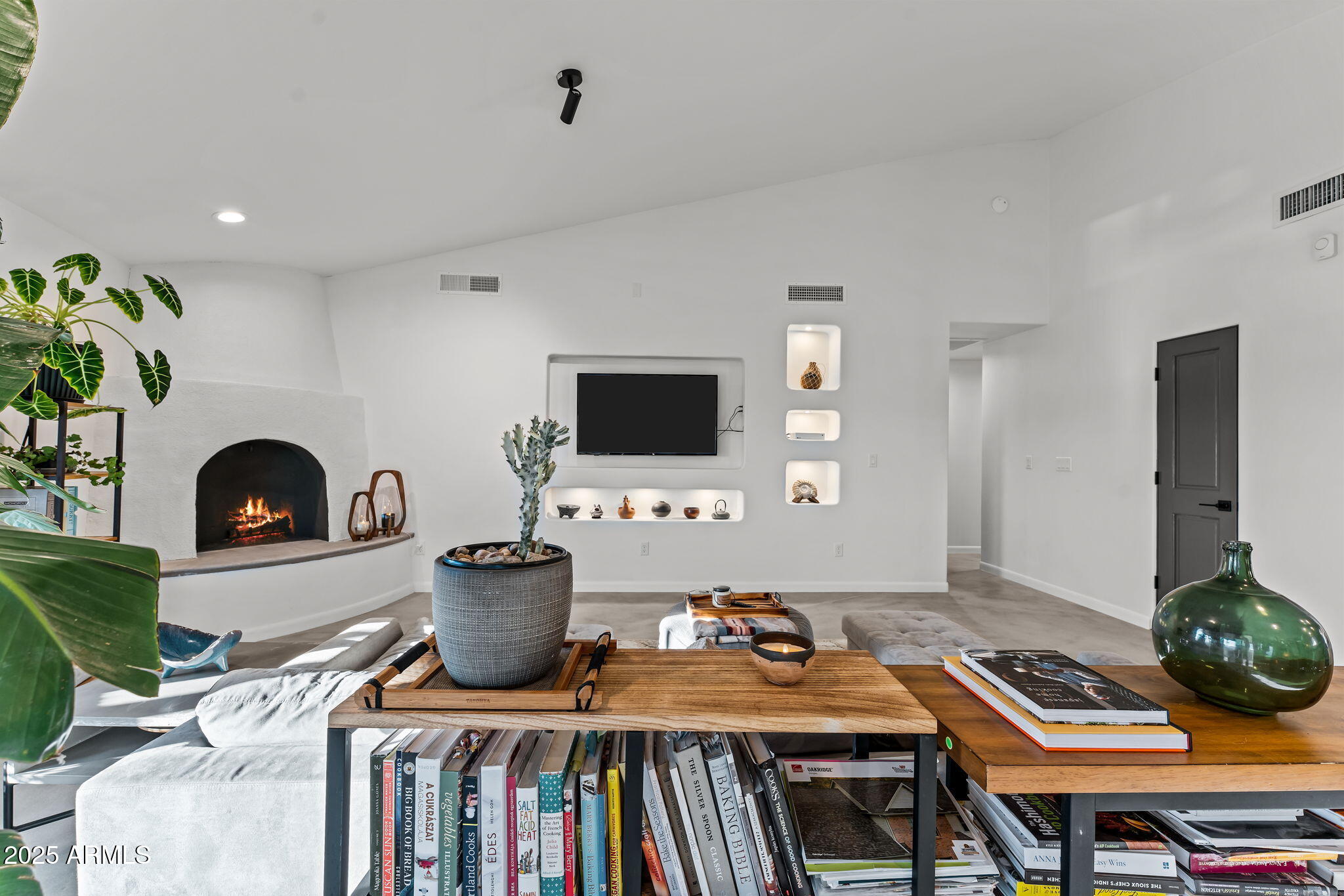 1205 N Mustang Trail