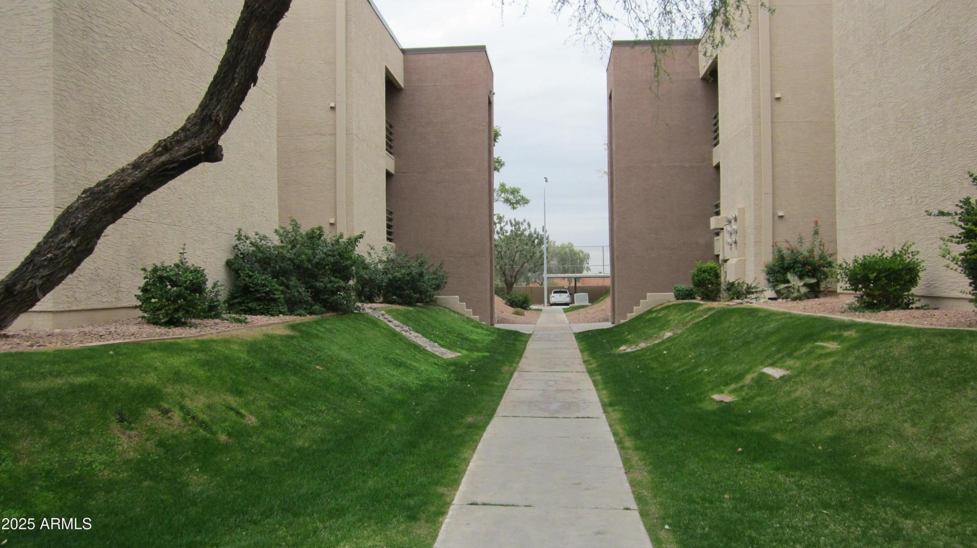 1340 N Recker Road Unit 323