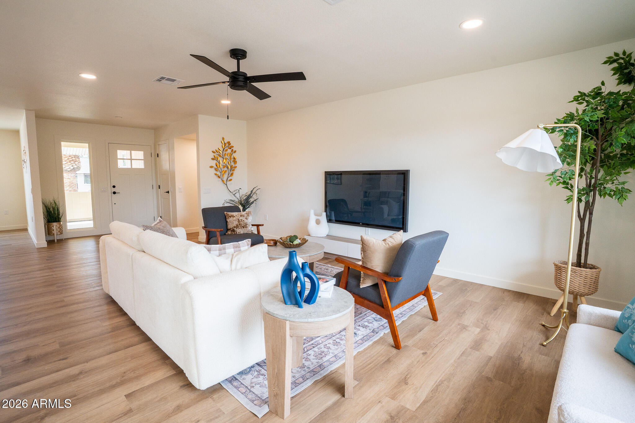 19617 N WILLOWCREEK Circle