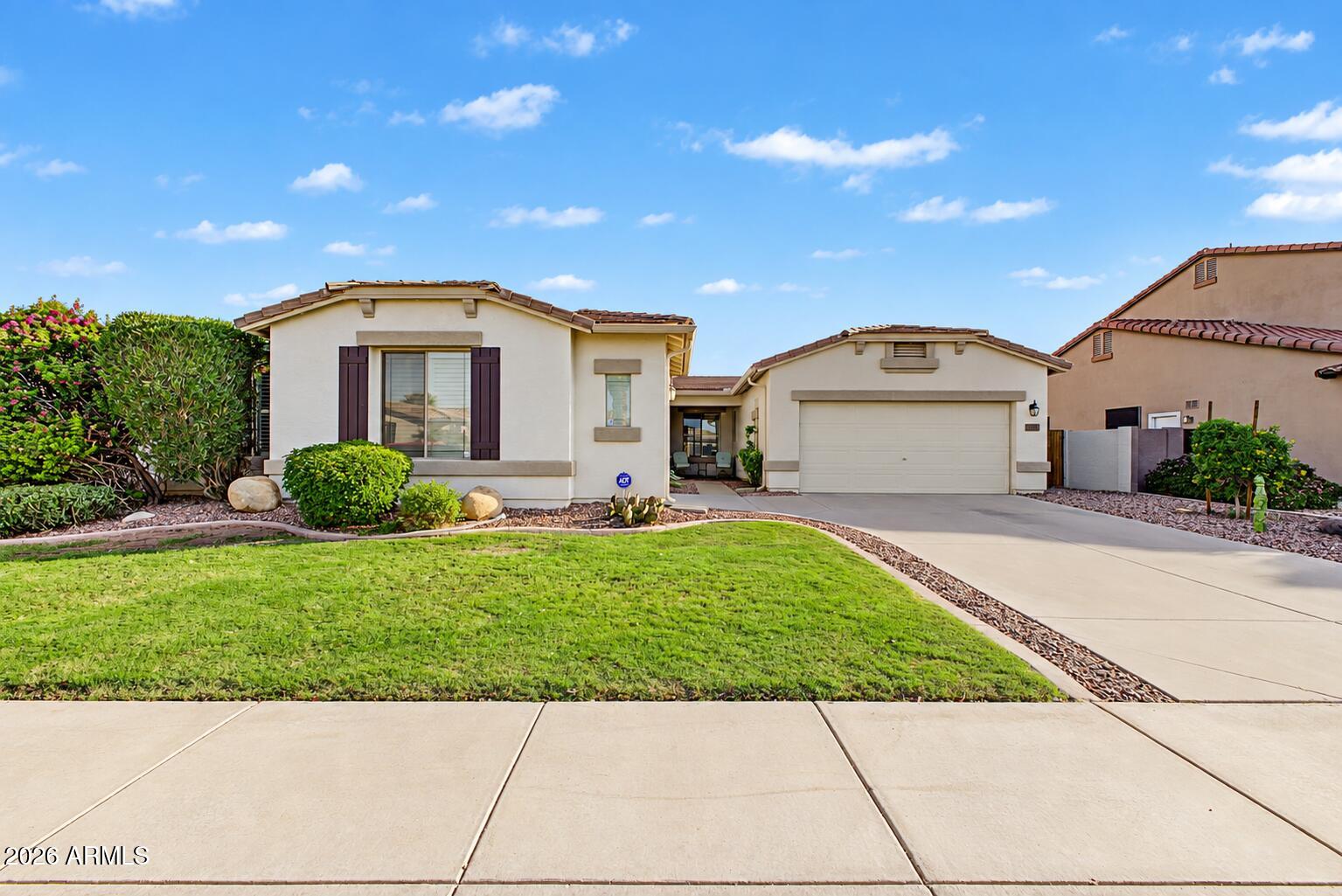 3331 E HORSESHOE Drive